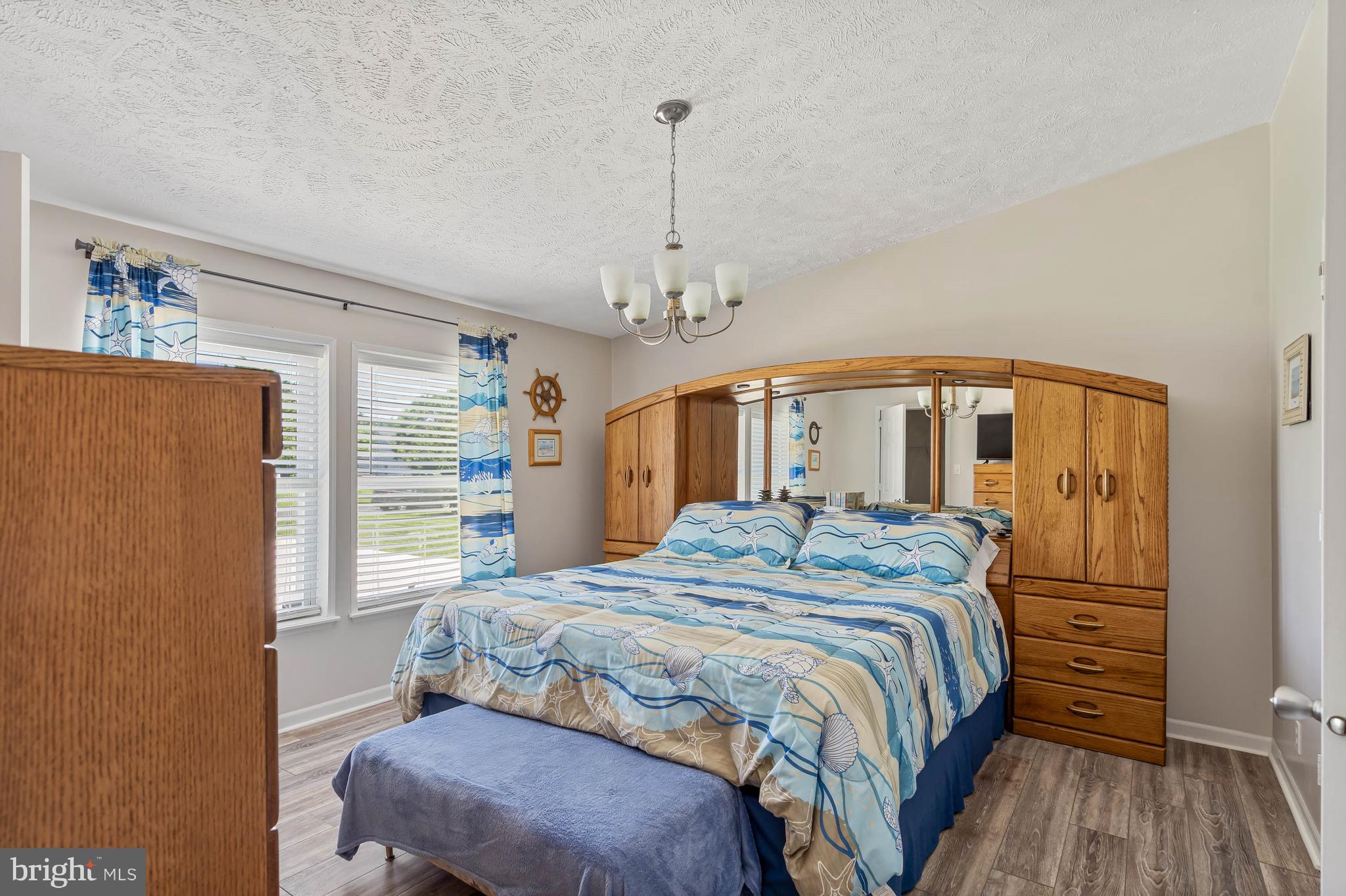 DOVE KNOLL - Residential