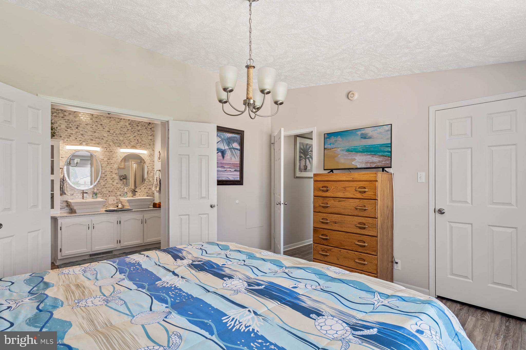 DOVE KNOLL - Residential