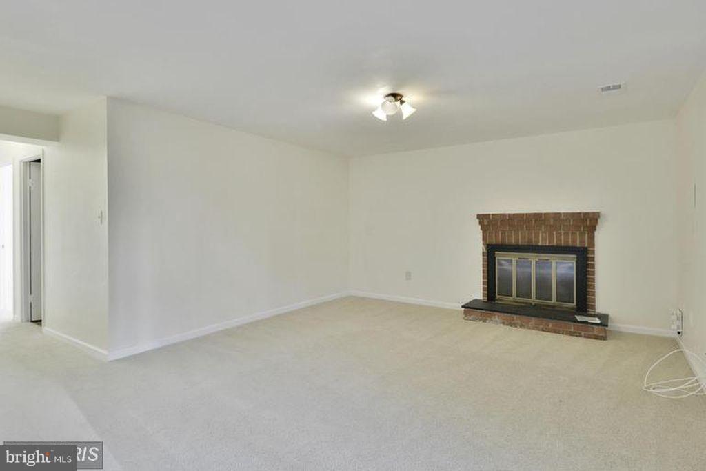 LAKEPOINTE - Residential Lease