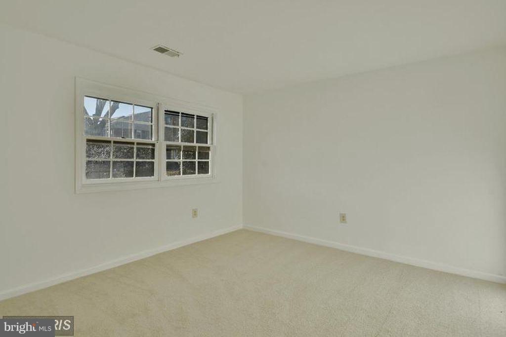 LAKEPOINTE - Residential Lease