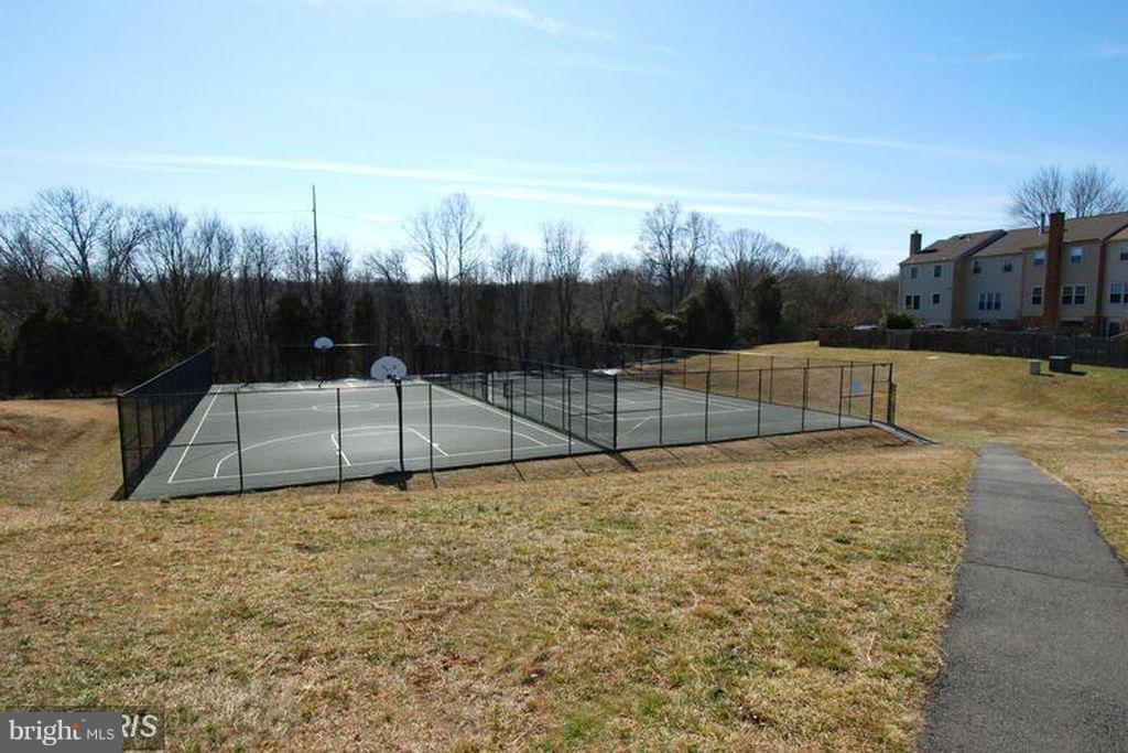 LAKEPOINTE - Residential Lease