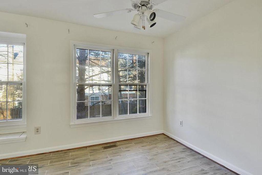 LAKEPOINTE - Residential Lease