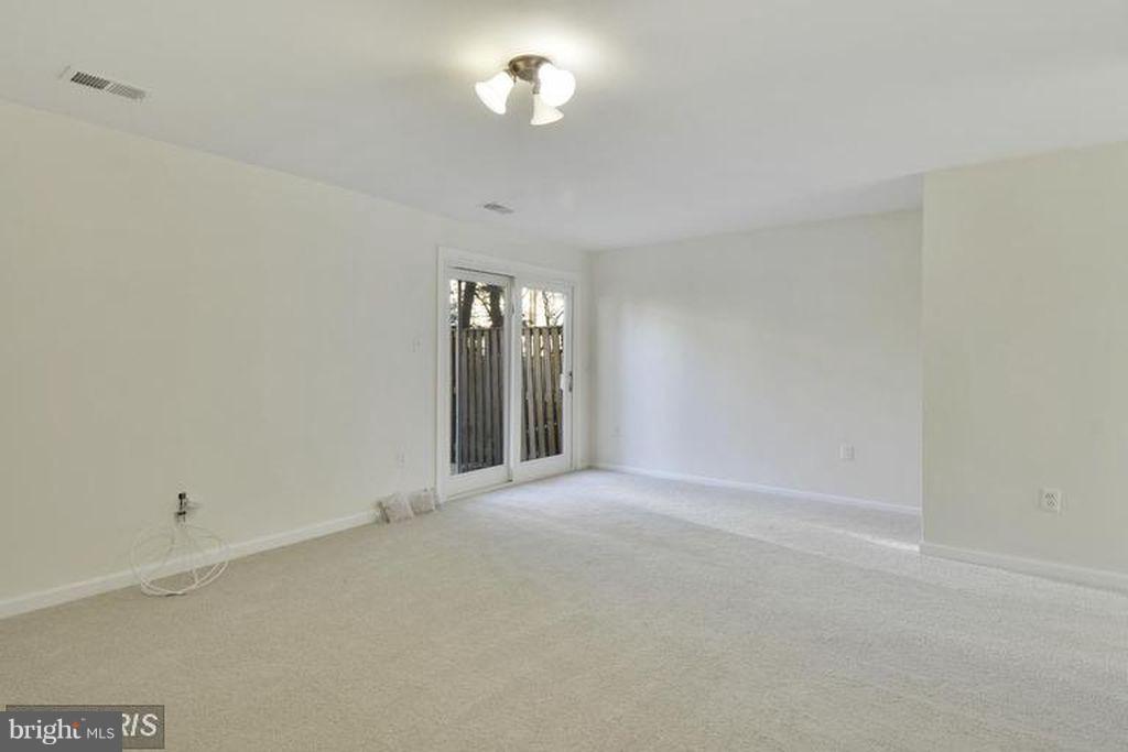 LAKEPOINTE - Residential Lease