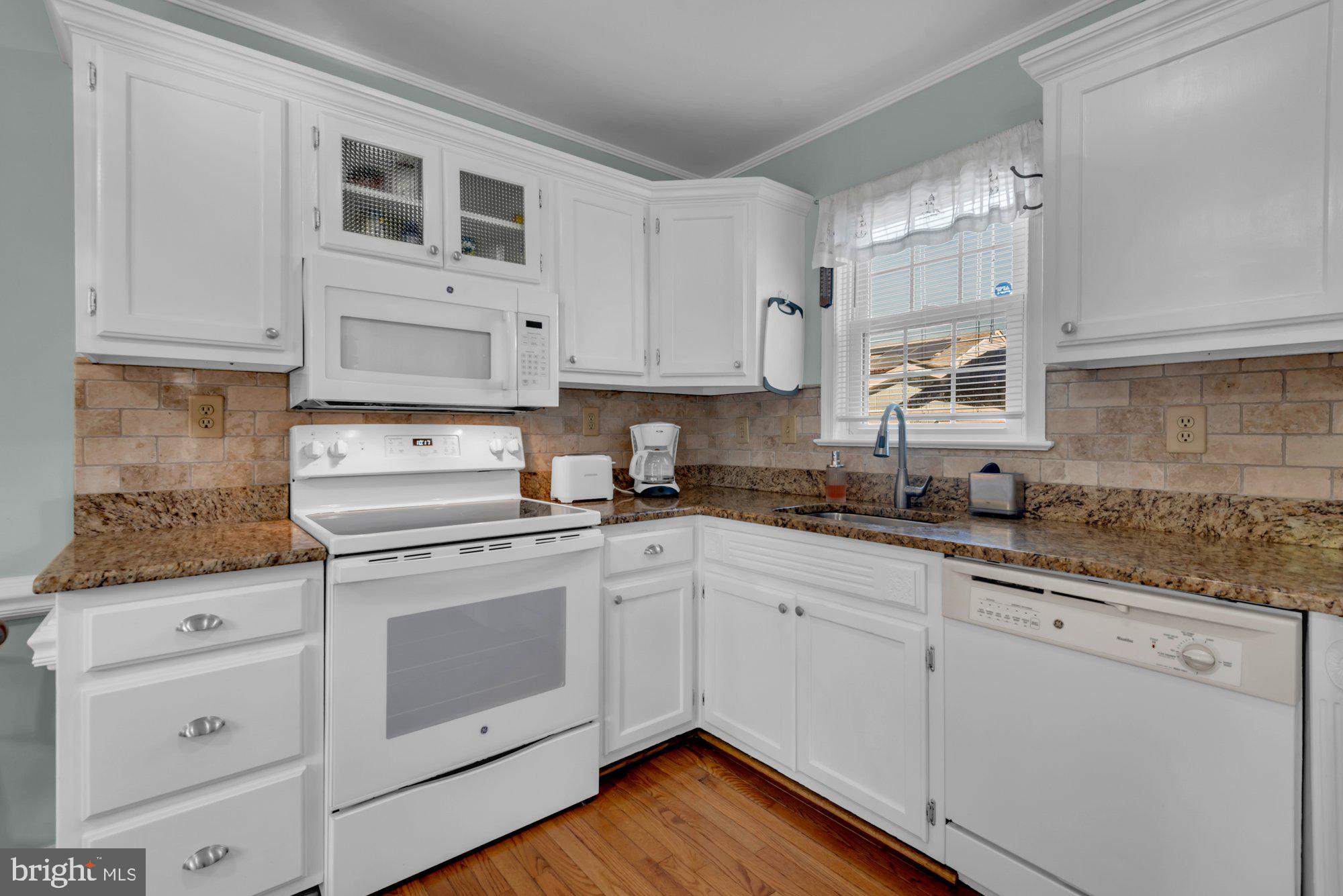 1005 HYDE PARK DRIVE