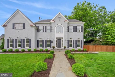 Photo of 10111 CEDAR LN, KENSINGTON, MD 20895 (MLS # MDMC2086084) Photo of 10111 CEDAR LN, KENSINGTON, MD 20895 (MLS # MDMC2086084)
