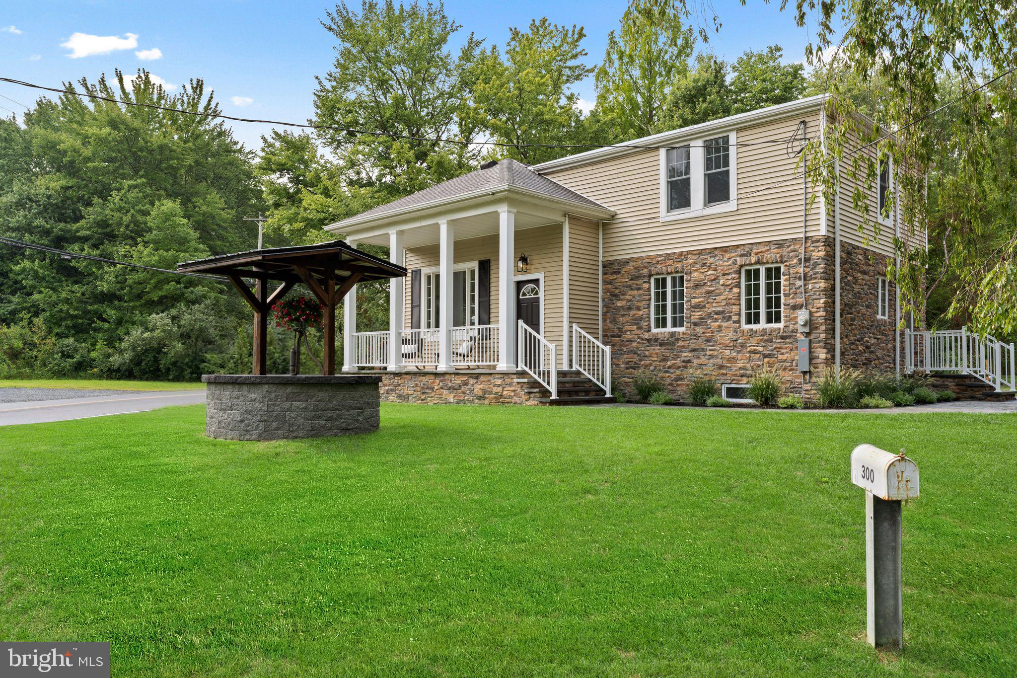 300 ROCK ROAD E