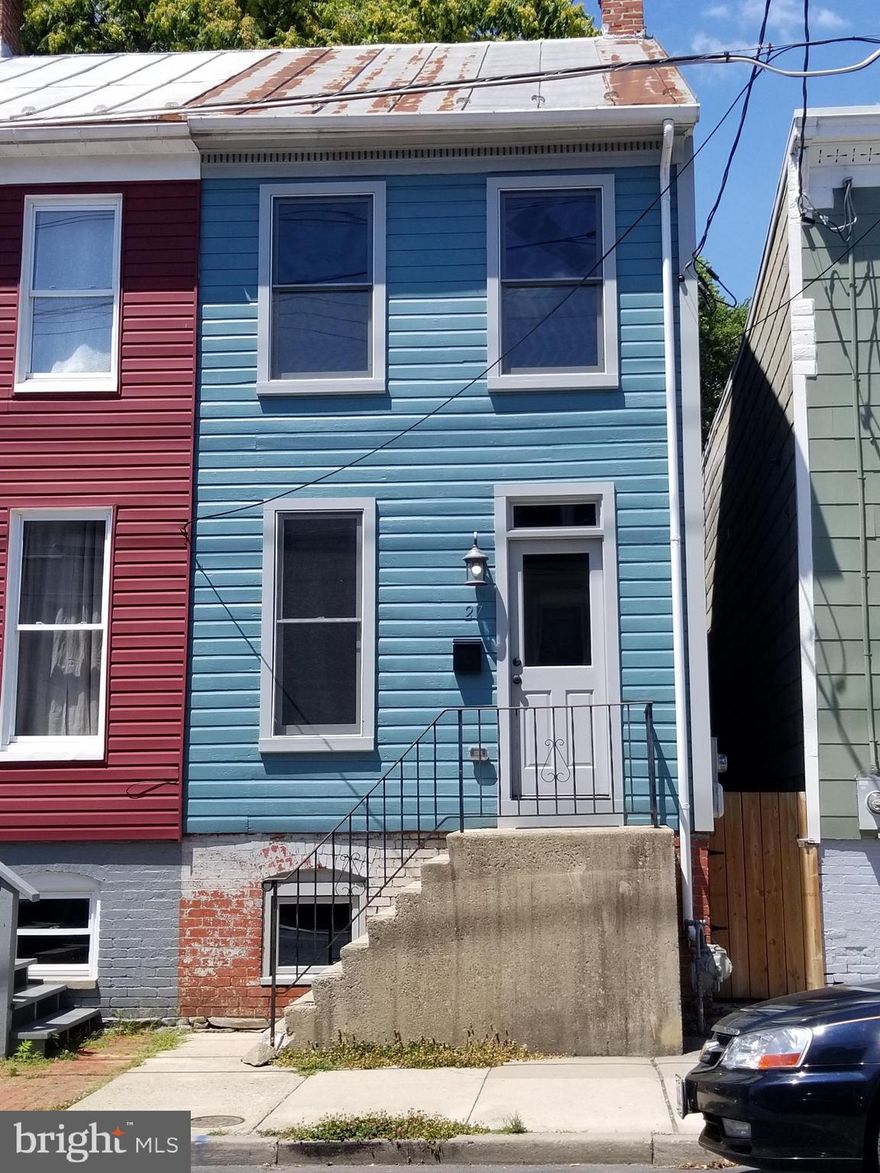 Great opportunity to live in Frederick's fantastic Historic District. Walk to restaurants, shops and Carroll Creek. Enjoy festivals, special events and walk to Baker Park events. This duplex has been completely renovated! Central heat and air as well as modern appliances (Washer & Dryer). Includes  OFF STREET PARKING! Right behind the house  ( 2 spaces).