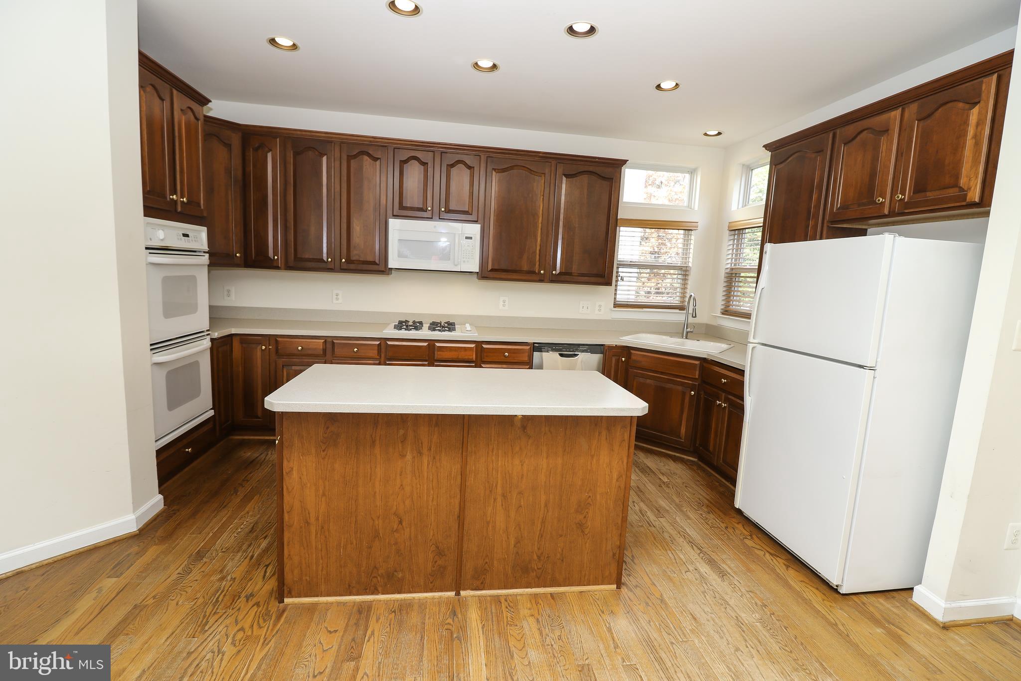 NUTLEY LEE HIGHWAY - Residential