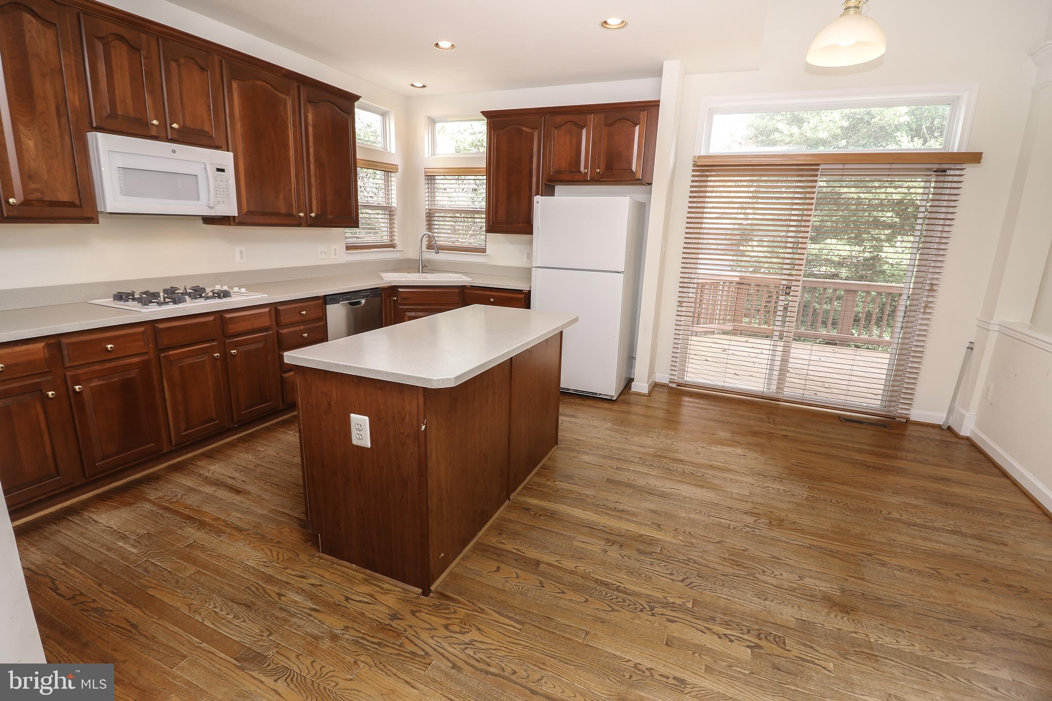 NUTLEY LEE HIGHWAY - Residential