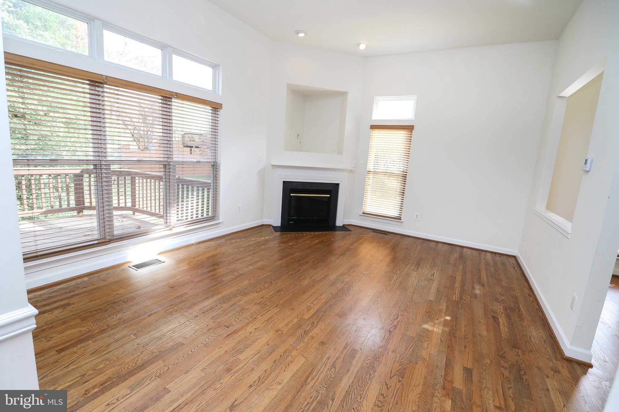 NUTLEY LEE HIGHWAY - Residential