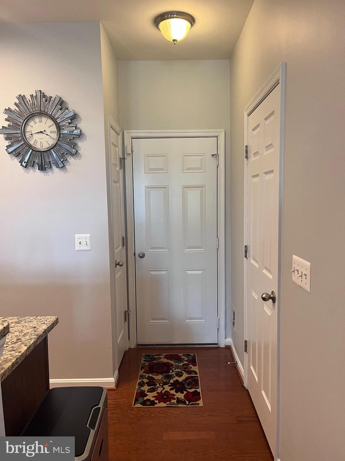 LEE SQUARE - Residential