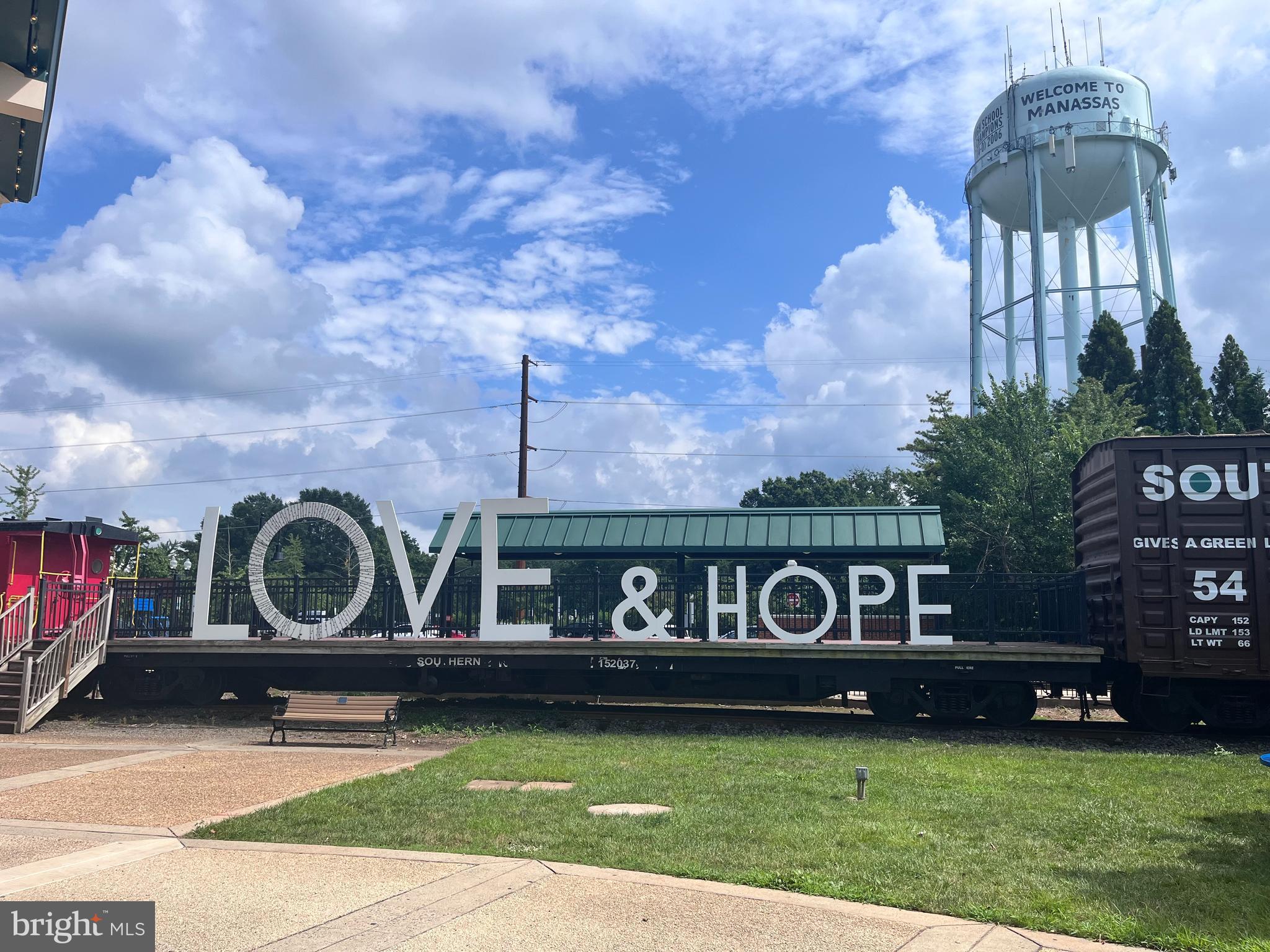 LEE SQUARE - Residential