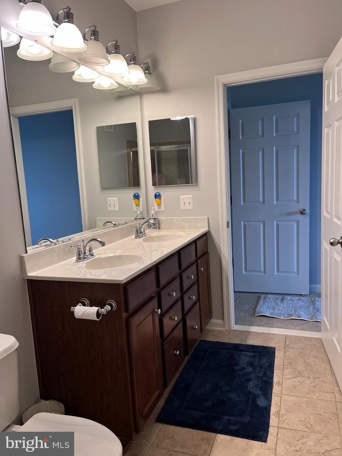 LEE SQUARE - Residential