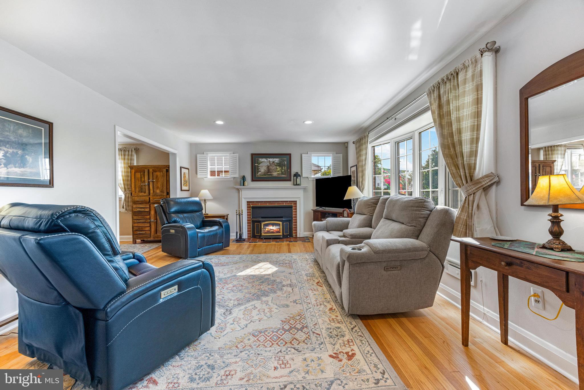 11 THORNHILL ROAD