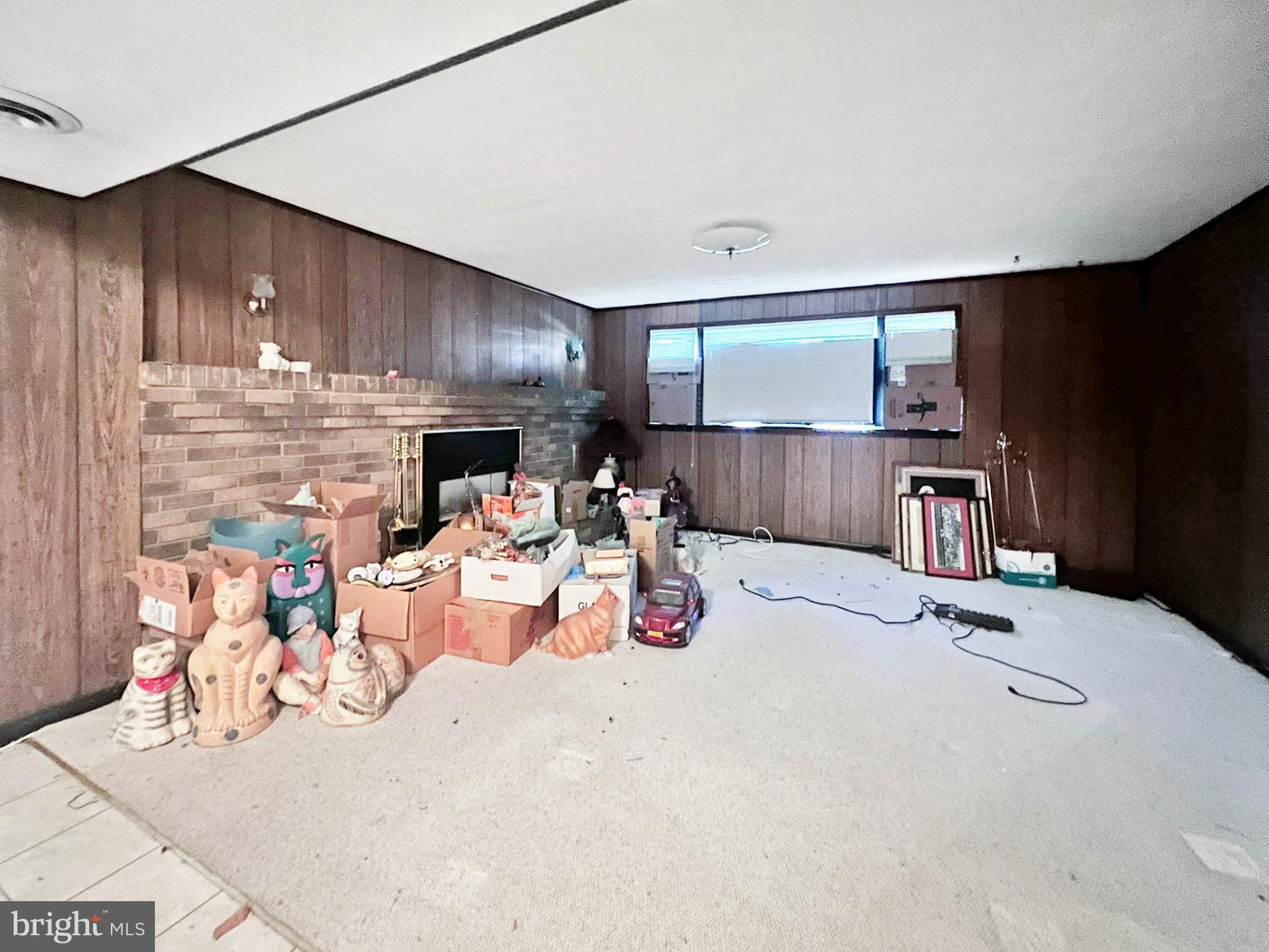 WILLIAMSBURG - Residential