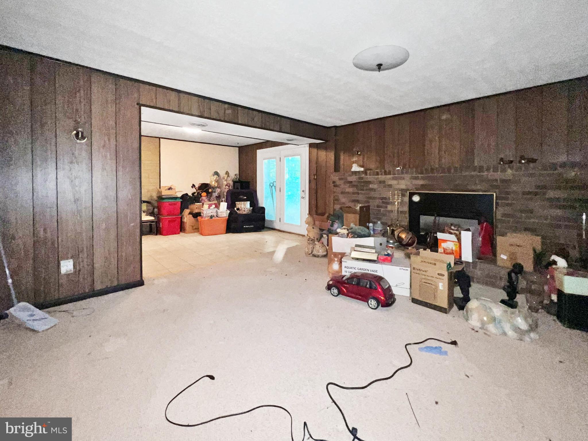 WILLIAMSBURG - Residential