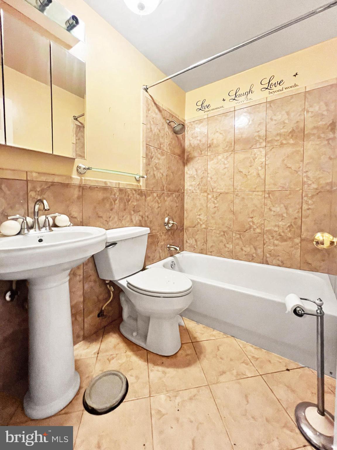 WILLIAMSBURG - Residential