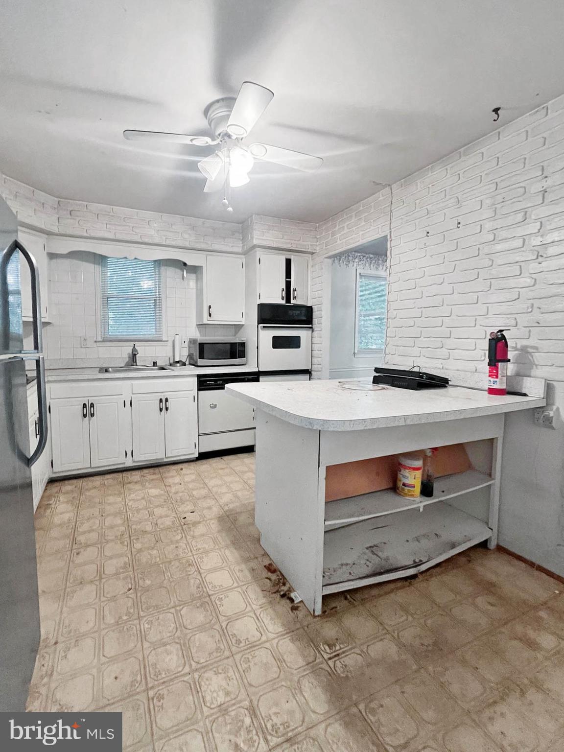 WILLIAMSBURG - Residential