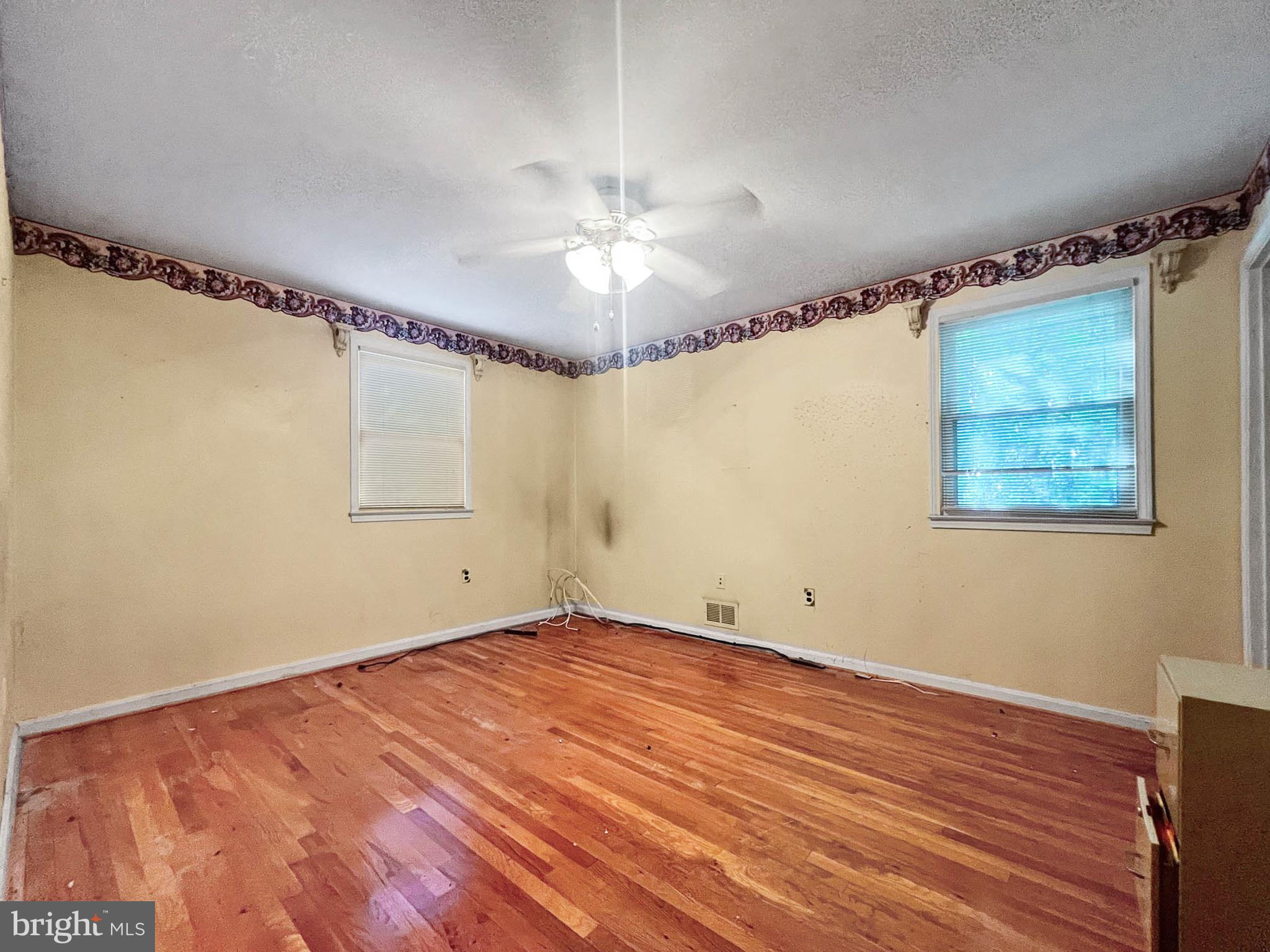 WILLIAMSBURG - Residential