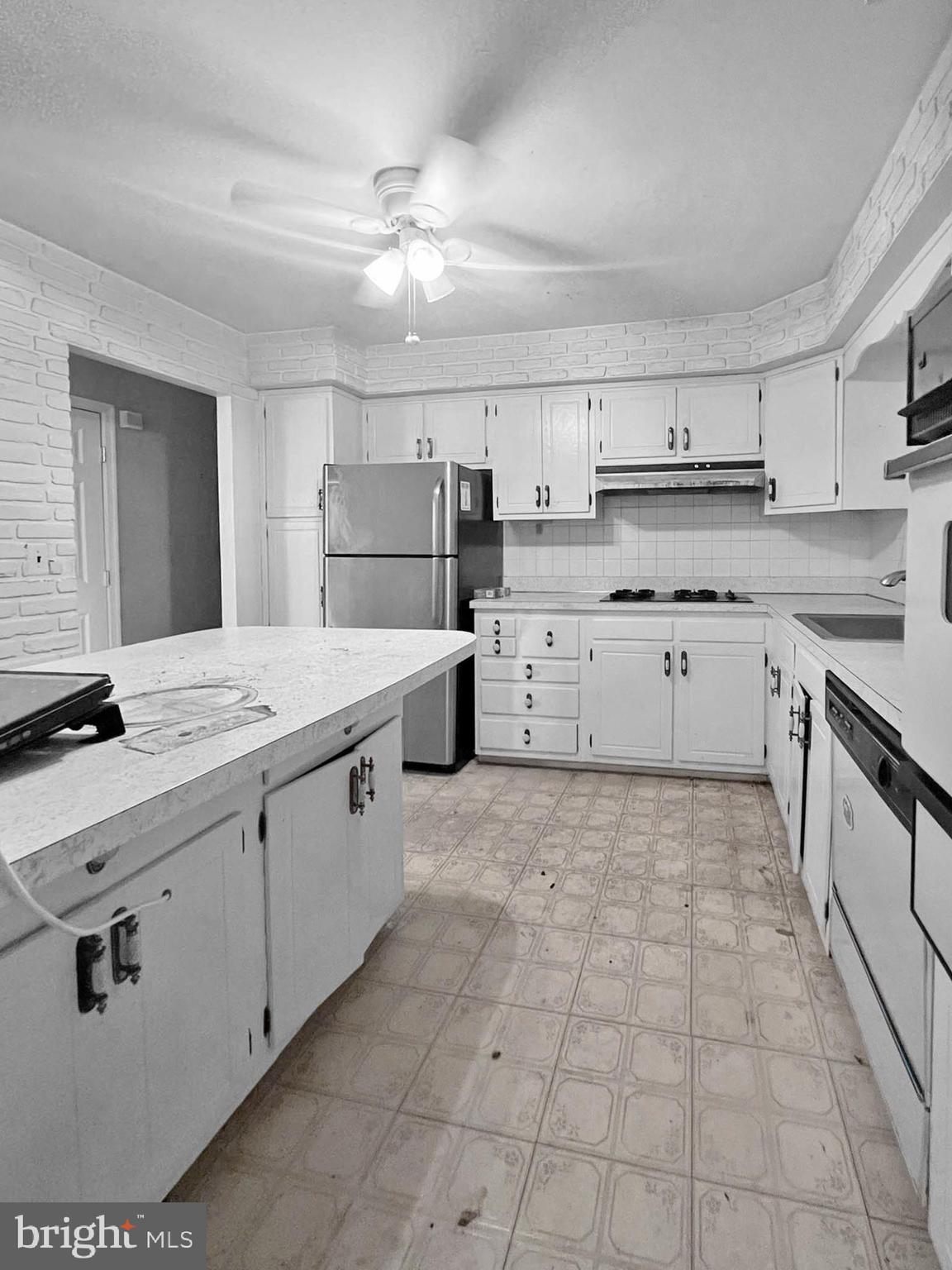 WILLIAMSBURG - Residential