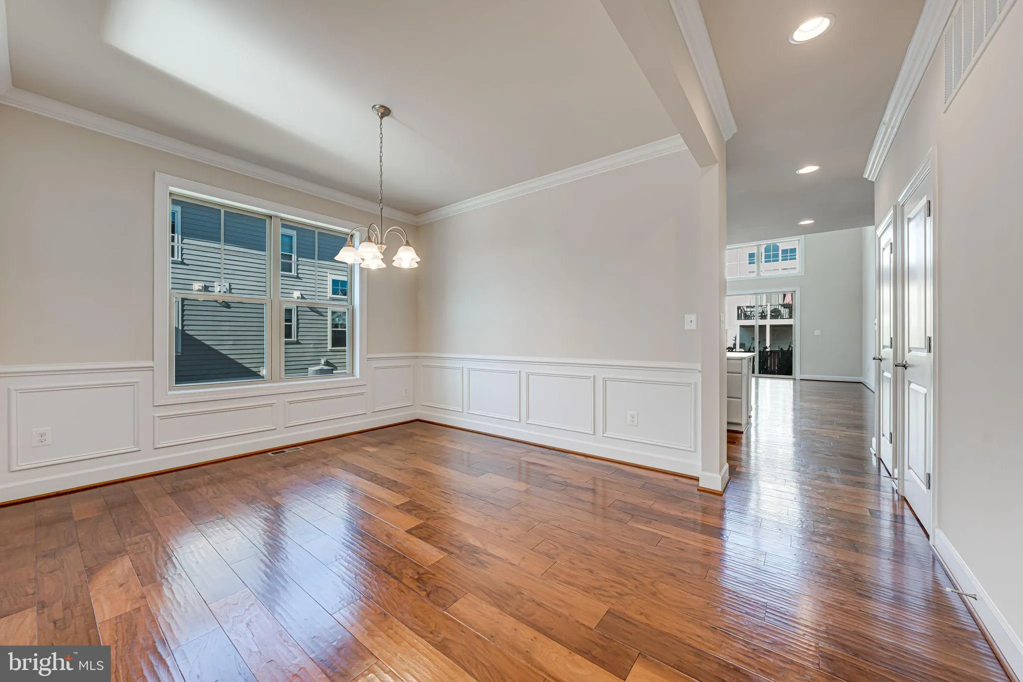 Leesburg, Virginia 20176, United States, 3 Bedrooms Bedrooms, ,4 BathroomsBathrooms,Residential,Pending,82345