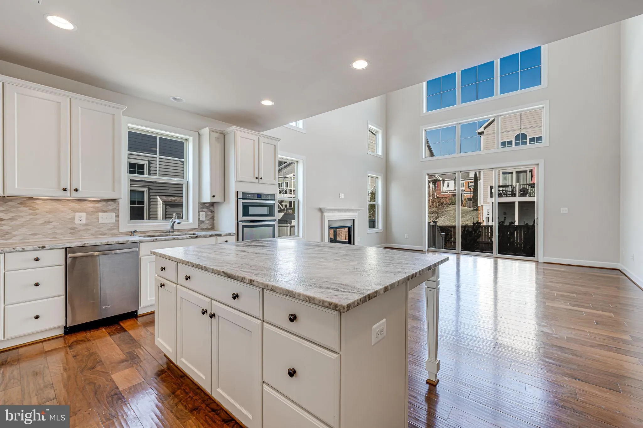 Leesburg, Virginia 20176, United States, 3 Bedrooms Bedrooms, ,4 BathroomsBathrooms,Residential,Pending,82345