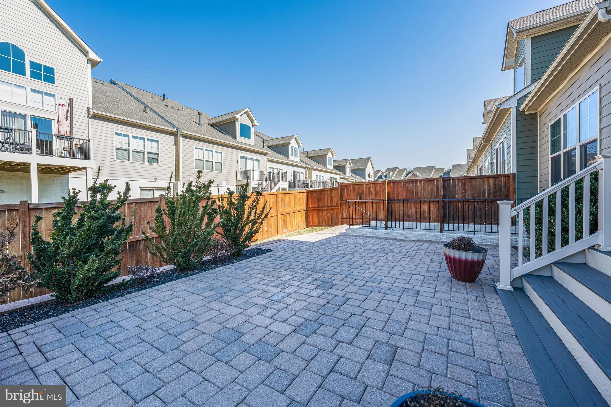 Leesburg, Virginia 20176, United States, 3 Bedrooms Bedrooms, ,4 BathroomsBathrooms,Residential,Pending,82345