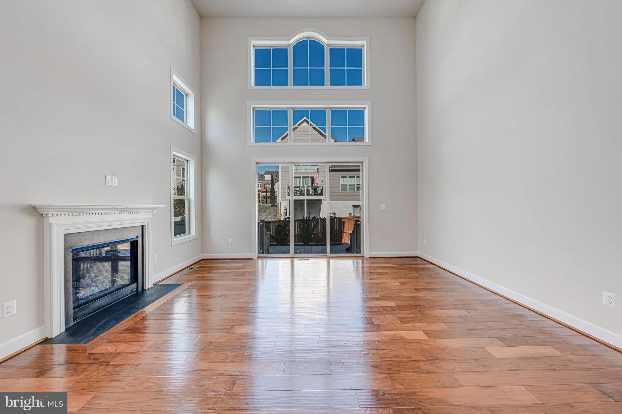 Leesburg, Virginia 20176, United States, 3 Bedrooms Bedrooms, ,4 BathroomsBathrooms,Residential,Pending,82345