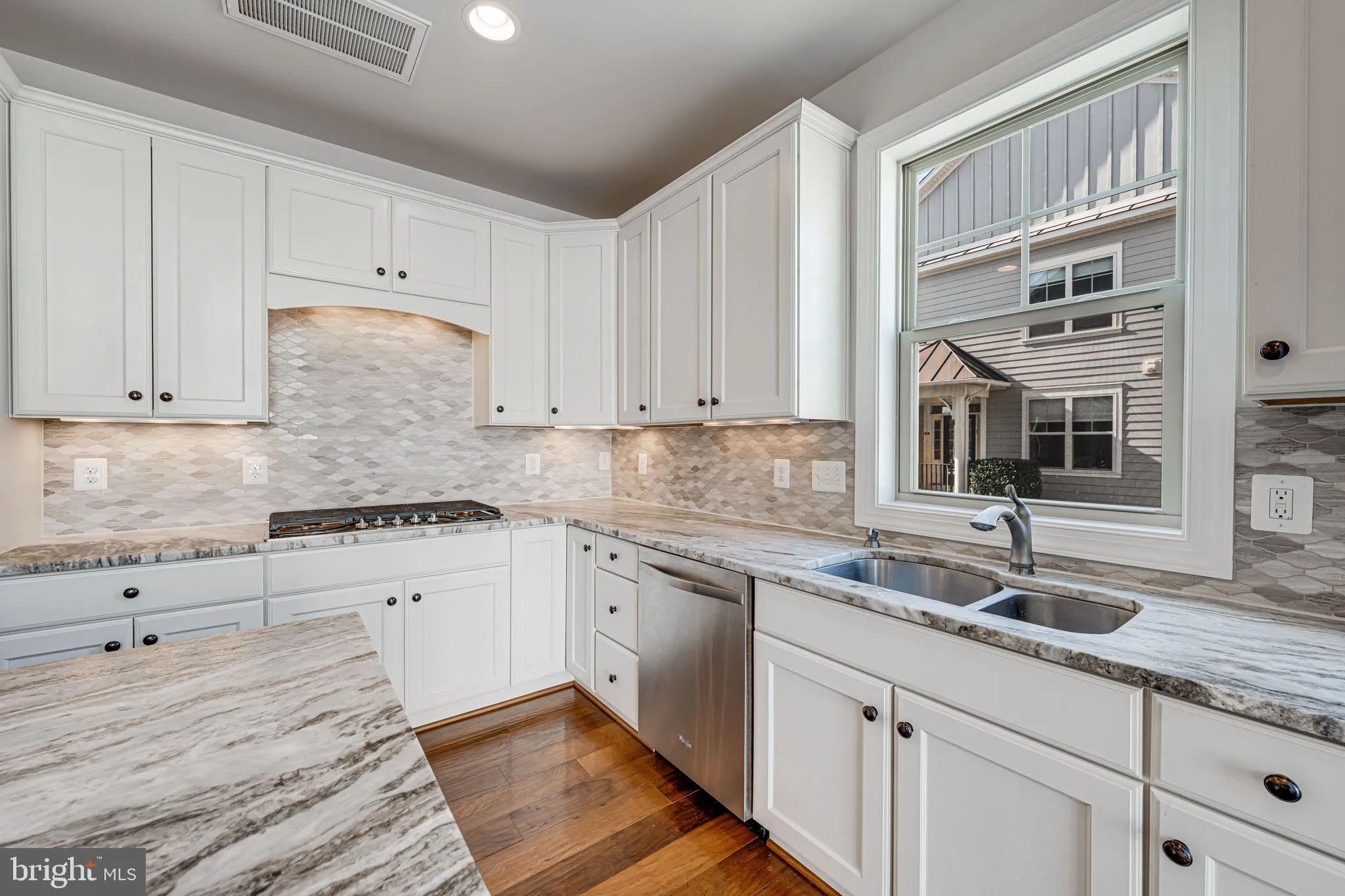 Leesburg, Virginia 20176, United States, 3 Bedrooms Bedrooms, ,4 BathroomsBathrooms,Residential,Pending,82345