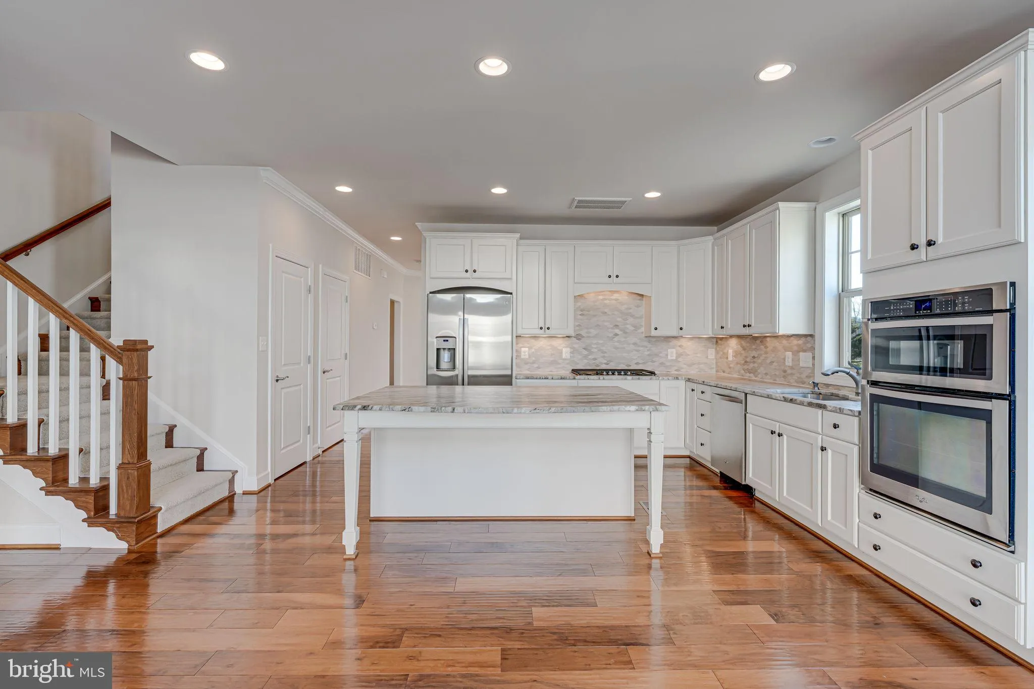 Leesburg, Virginia 20176, United States, 3 Bedrooms Bedrooms, ,4 BathroomsBathrooms,Residential,Pending,82345