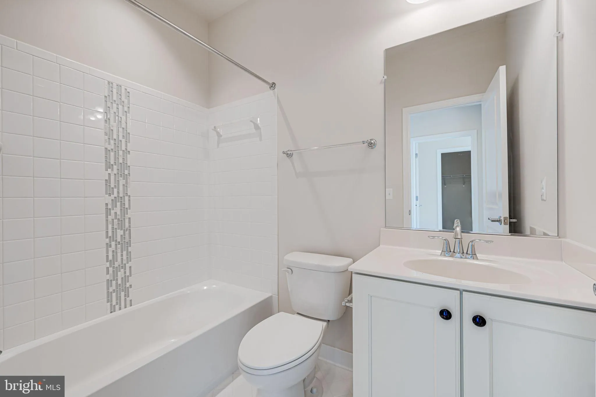 Leesburg, Virginia 20176, United States, 3 Bedrooms Bedrooms, ,4 BathroomsBathrooms,Residential,Pending,82345