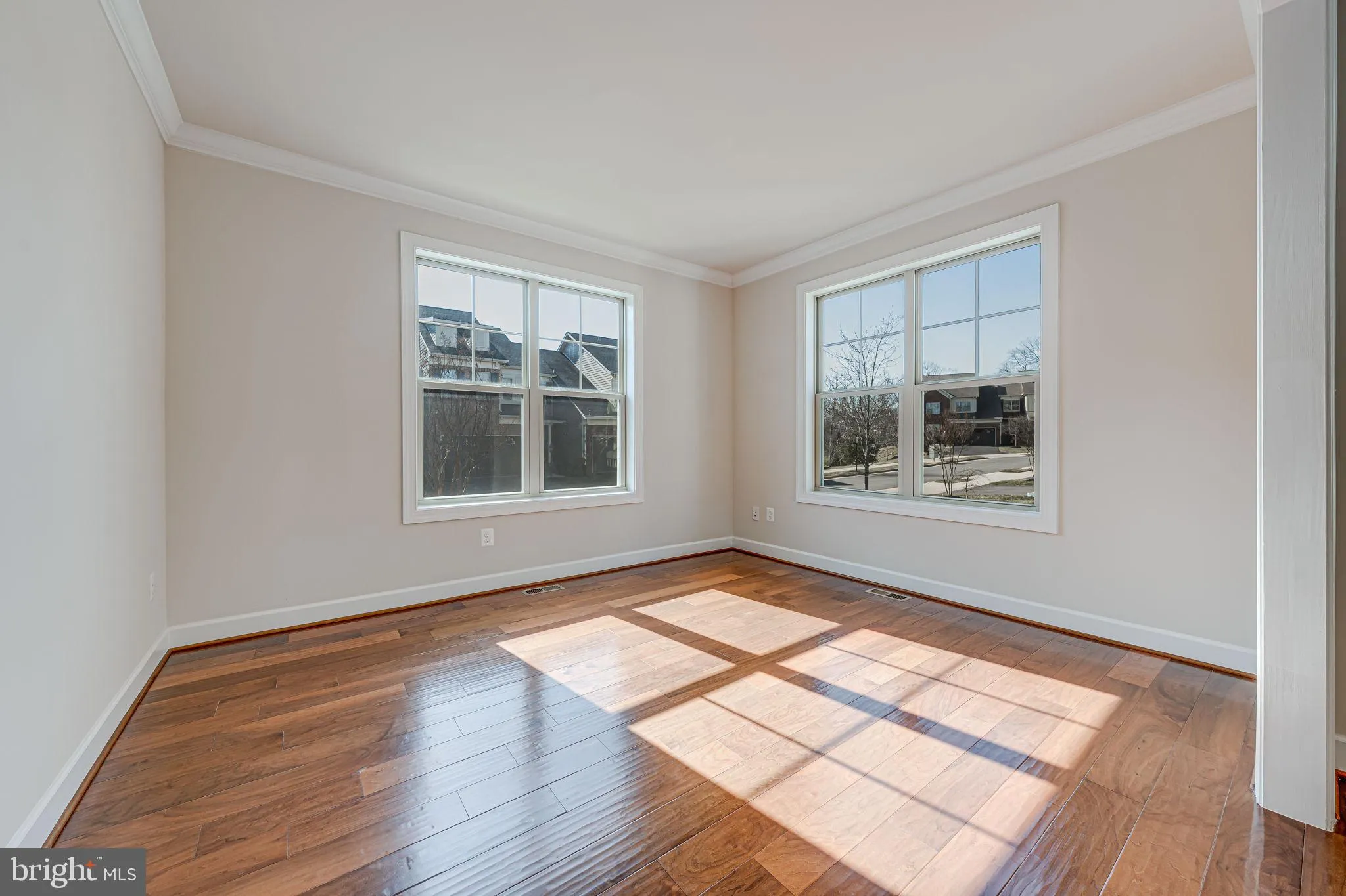 Leesburg, Virginia 20176, United States, 3 Bedrooms Bedrooms, ,4 BathroomsBathrooms,Residential,Pending,82345