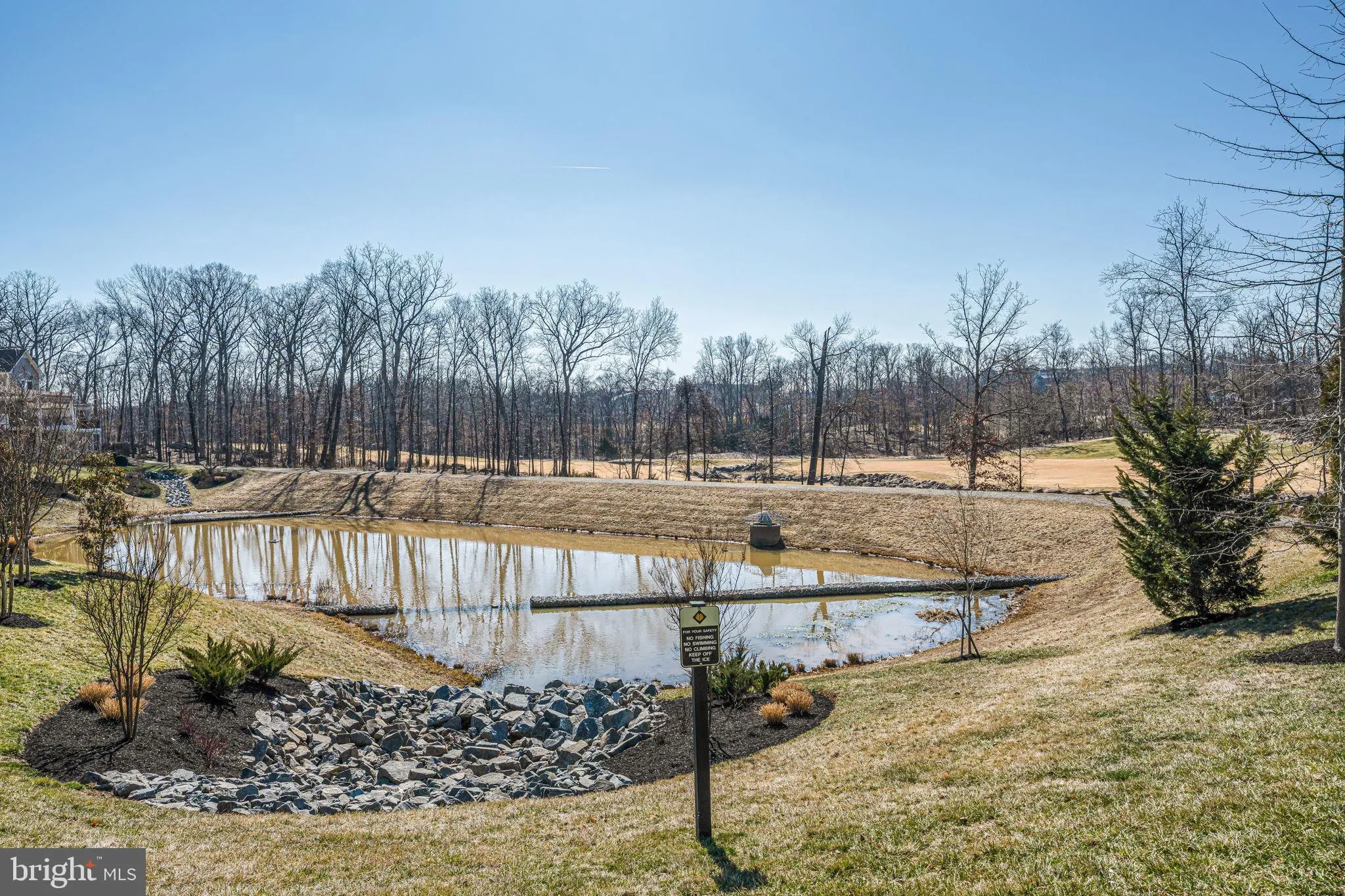 Leesburg, Virginia 20176, United States, 3 Bedrooms Bedrooms, ,4 BathroomsBathrooms,Residential,Pending,82345