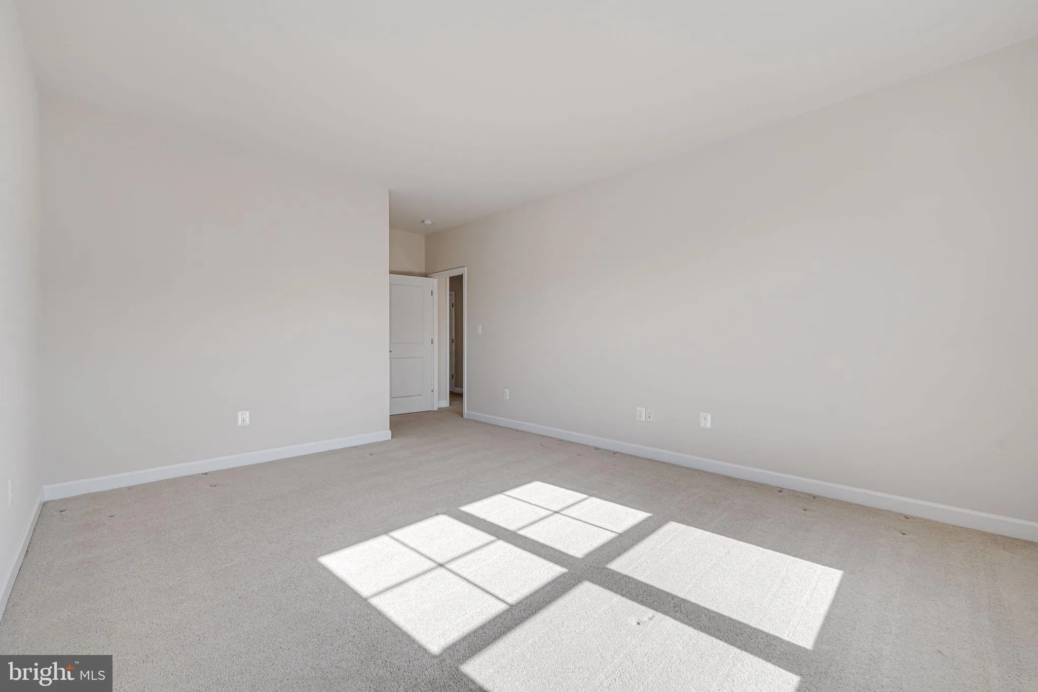 Leesburg, Virginia 20176, United States, 3 Bedrooms Bedrooms, ,4 BathroomsBathrooms,Residential,Pending,82345