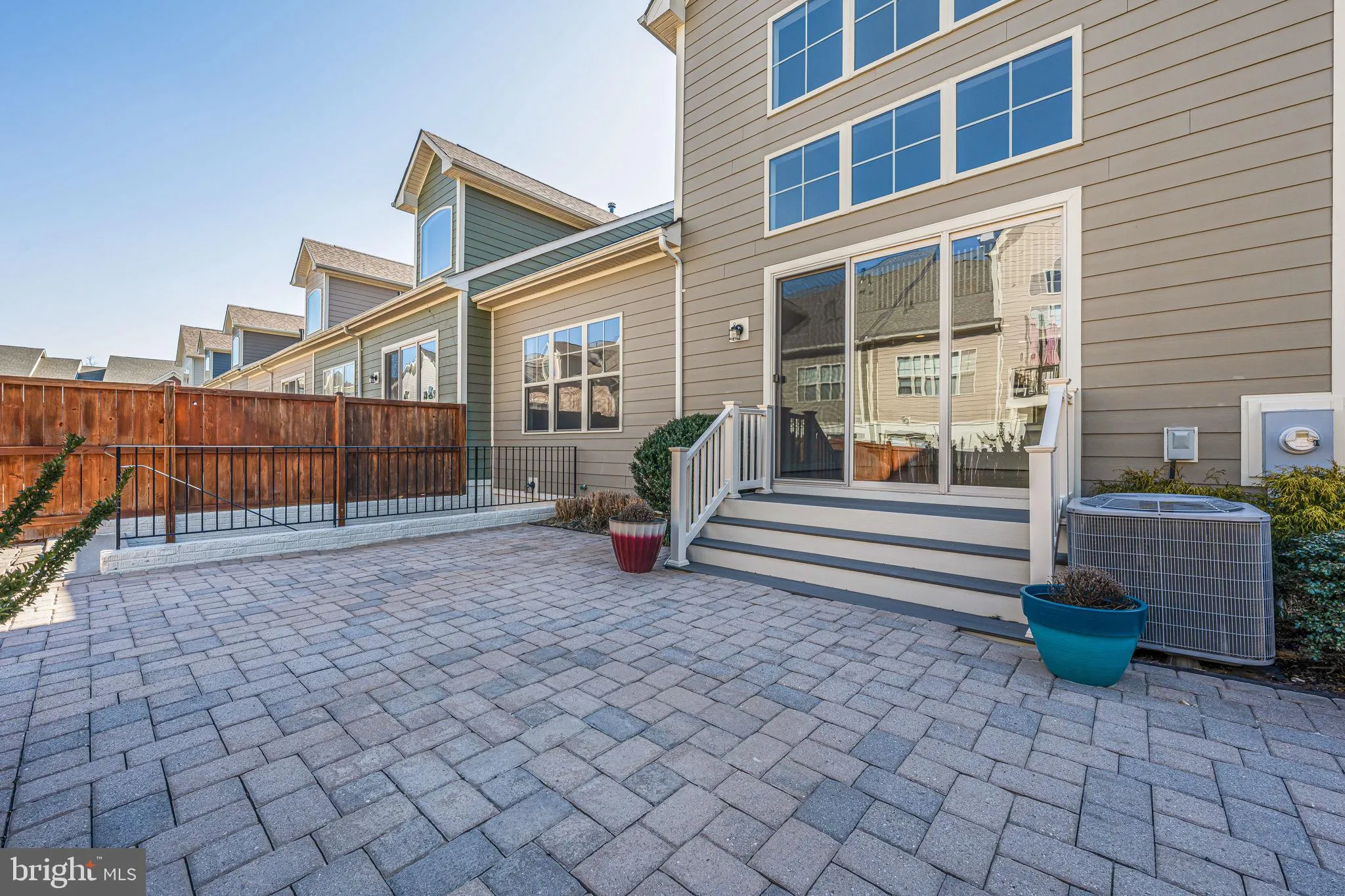 Leesburg, Virginia 20176, United States, 3 Bedrooms Bedrooms, ,4 BathroomsBathrooms,Residential,Pending,82345