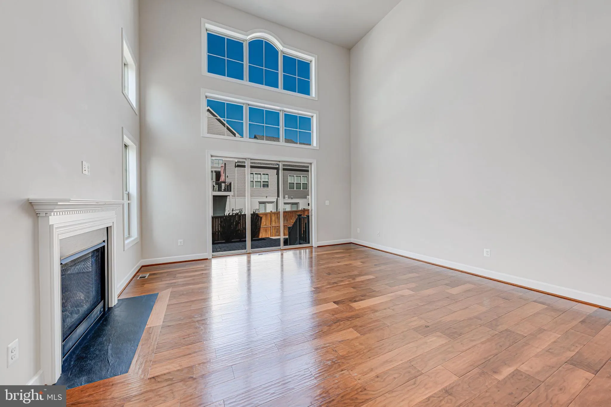 Leesburg, Virginia 20176, United States, 3 Bedrooms Bedrooms, ,4 BathroomsBathrooms,Residential,Pending,82345