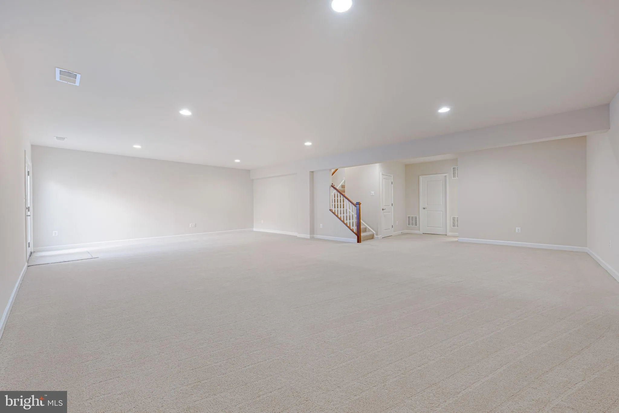 Leesburg, Virginia 20176, United States, 3 Bedrooms Bedrooms, ,4 BathroomsBathrooms,Residential,Pending,82345