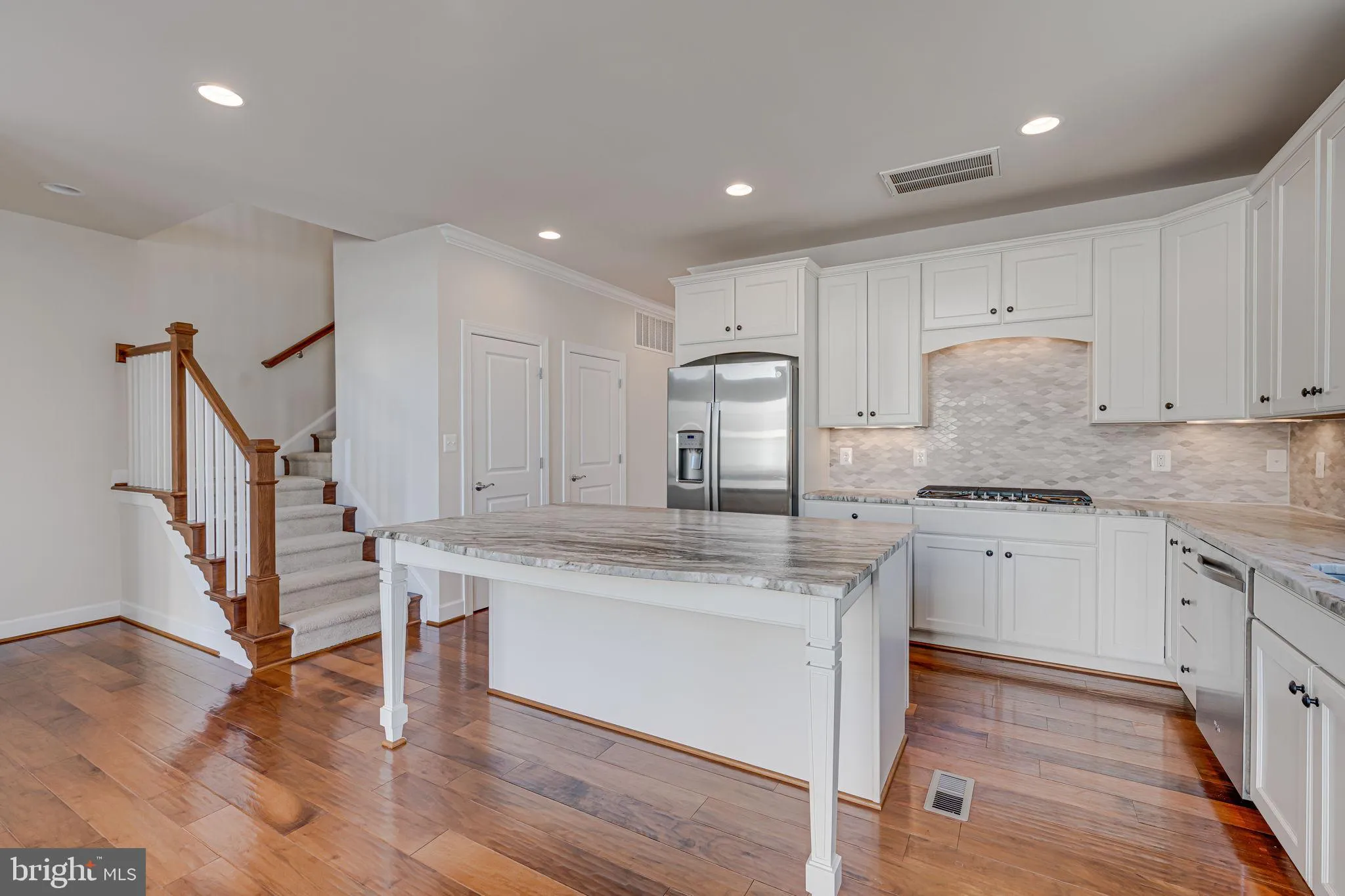 Leesburg, Virginia 20176, United States, 3 Bedrooms Bedrooms, ,4 BathroomsBathrooms,Residential,Pending,82345