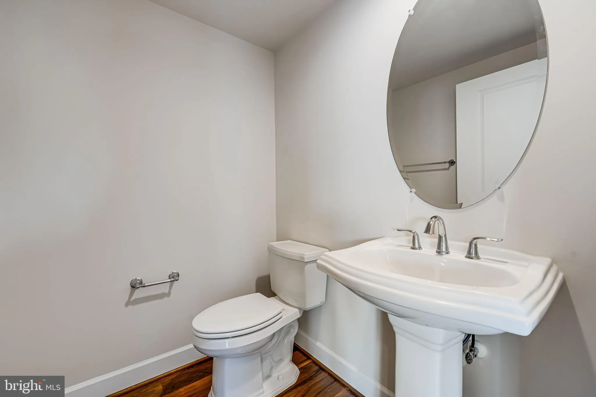 Leesburg, Virginia 20176, United States, 3 Bedrooms Bedrooms, ,4 BathroomsBathrooms,Residential,Pending,82345