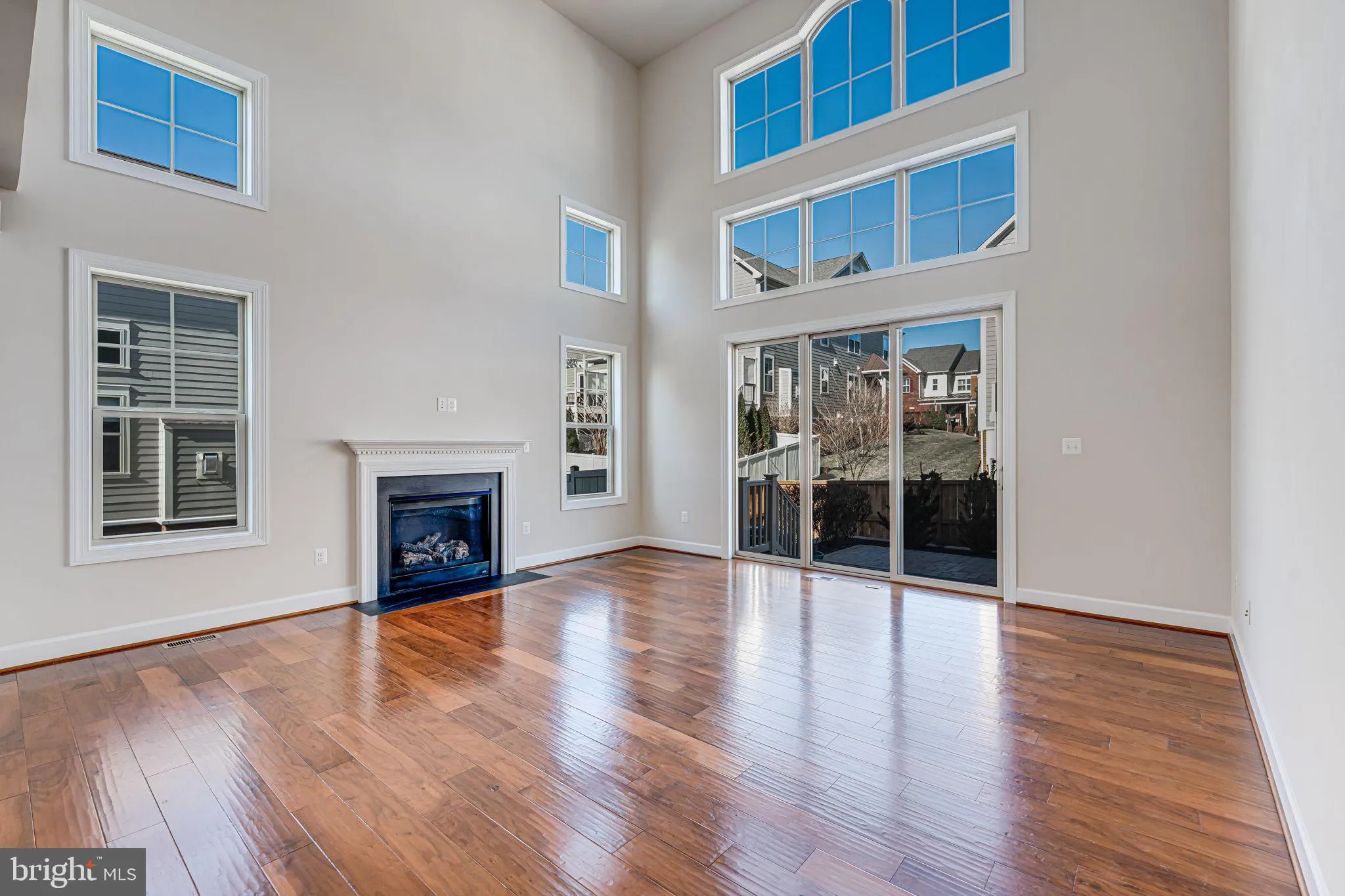 Leesburg, Virginia 20176, United States, 3 Bedrooms Bedrooms, ,4 BathroomsBathrooms,Residential,Pending,82345