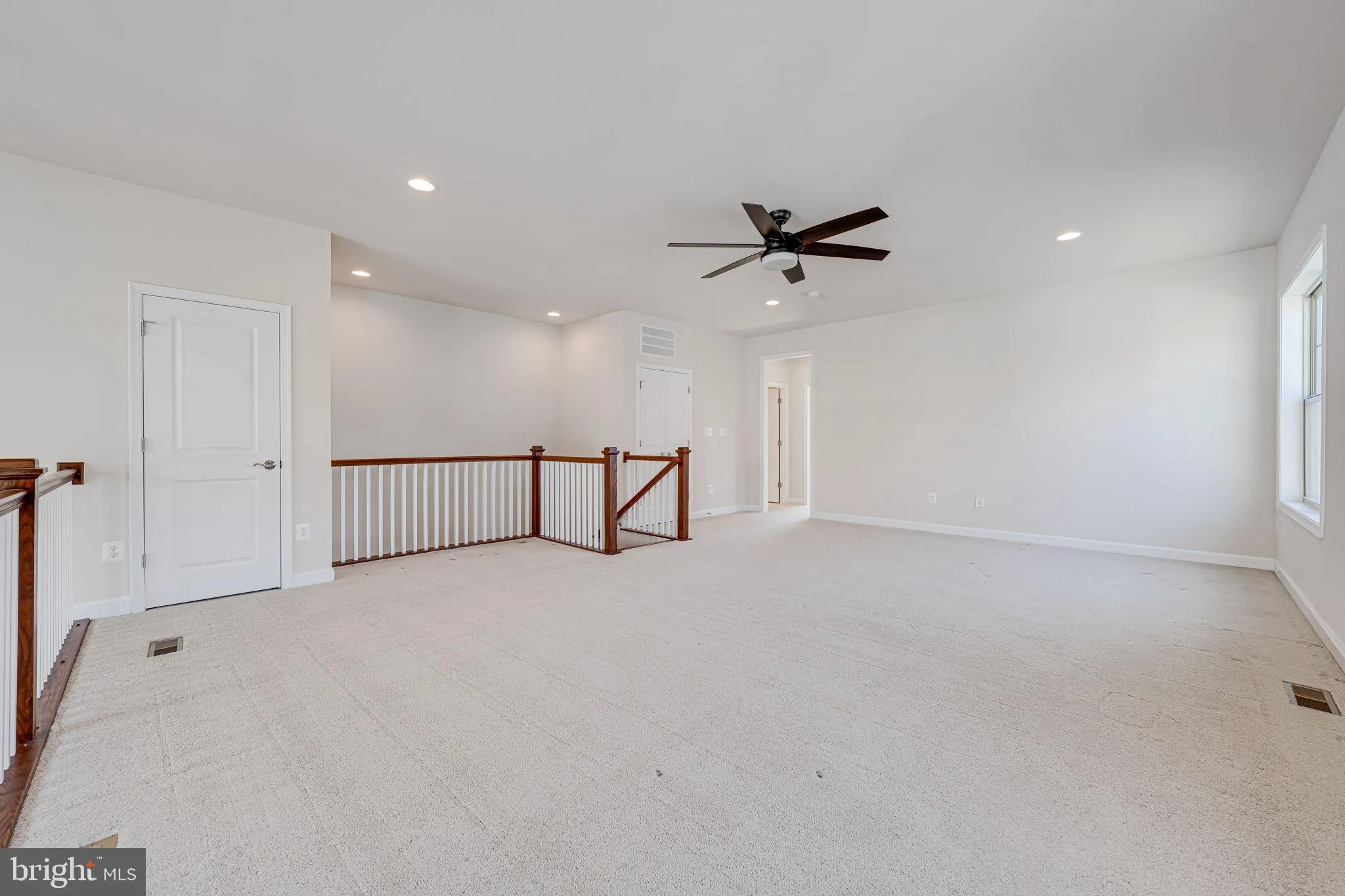 Leesburg, Virginia 20176, United States, 3 Bedrooms Bedrooms, ,4 BathroomsBathrooms,Residential,Pending,82345