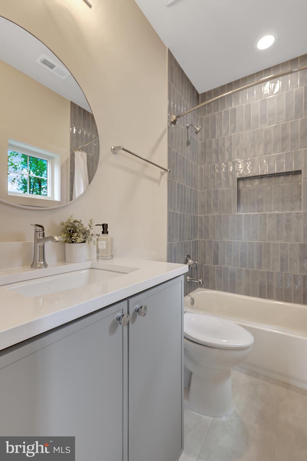 MAPLE GROVE - Residential