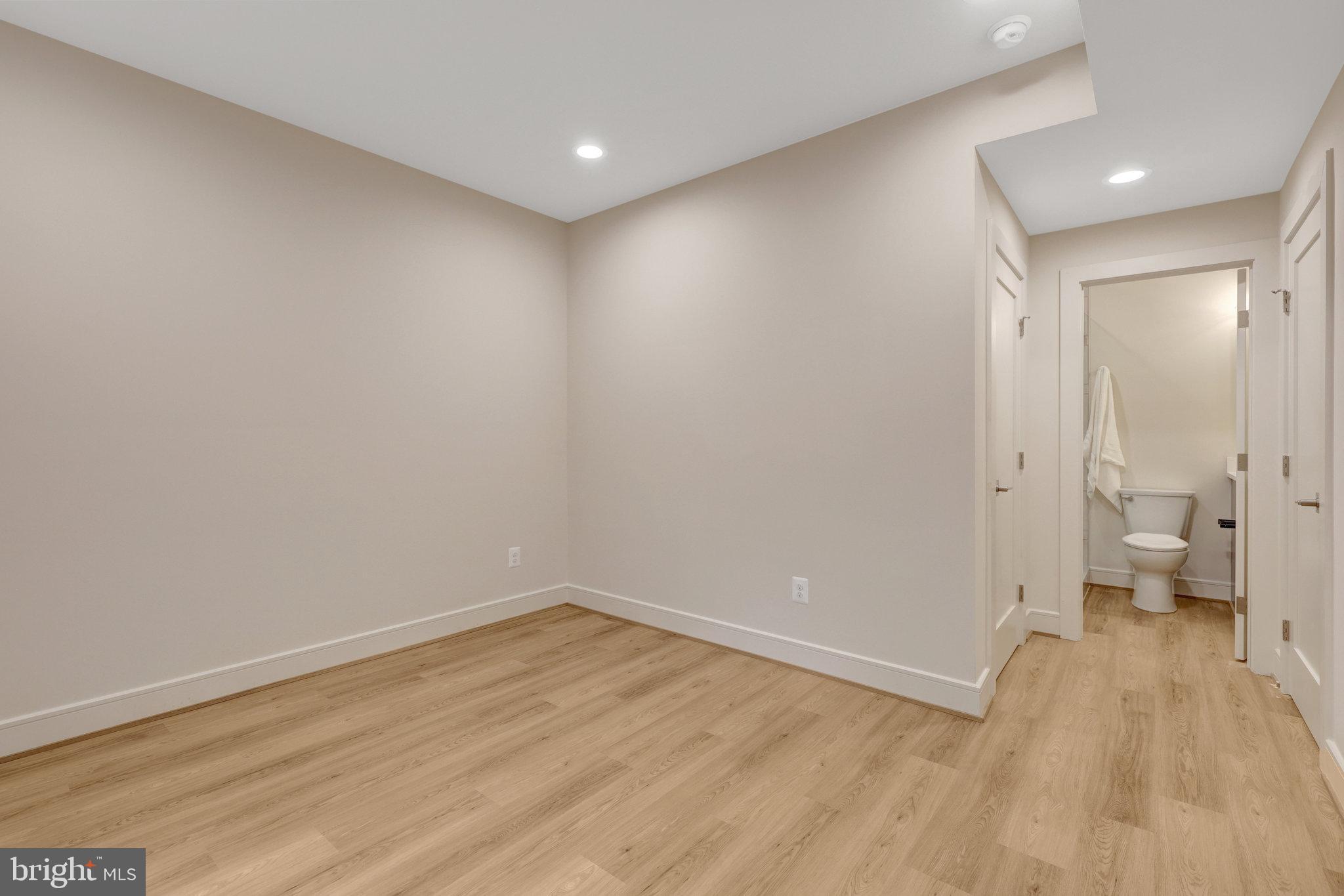 MAPLE GROVE - Residential