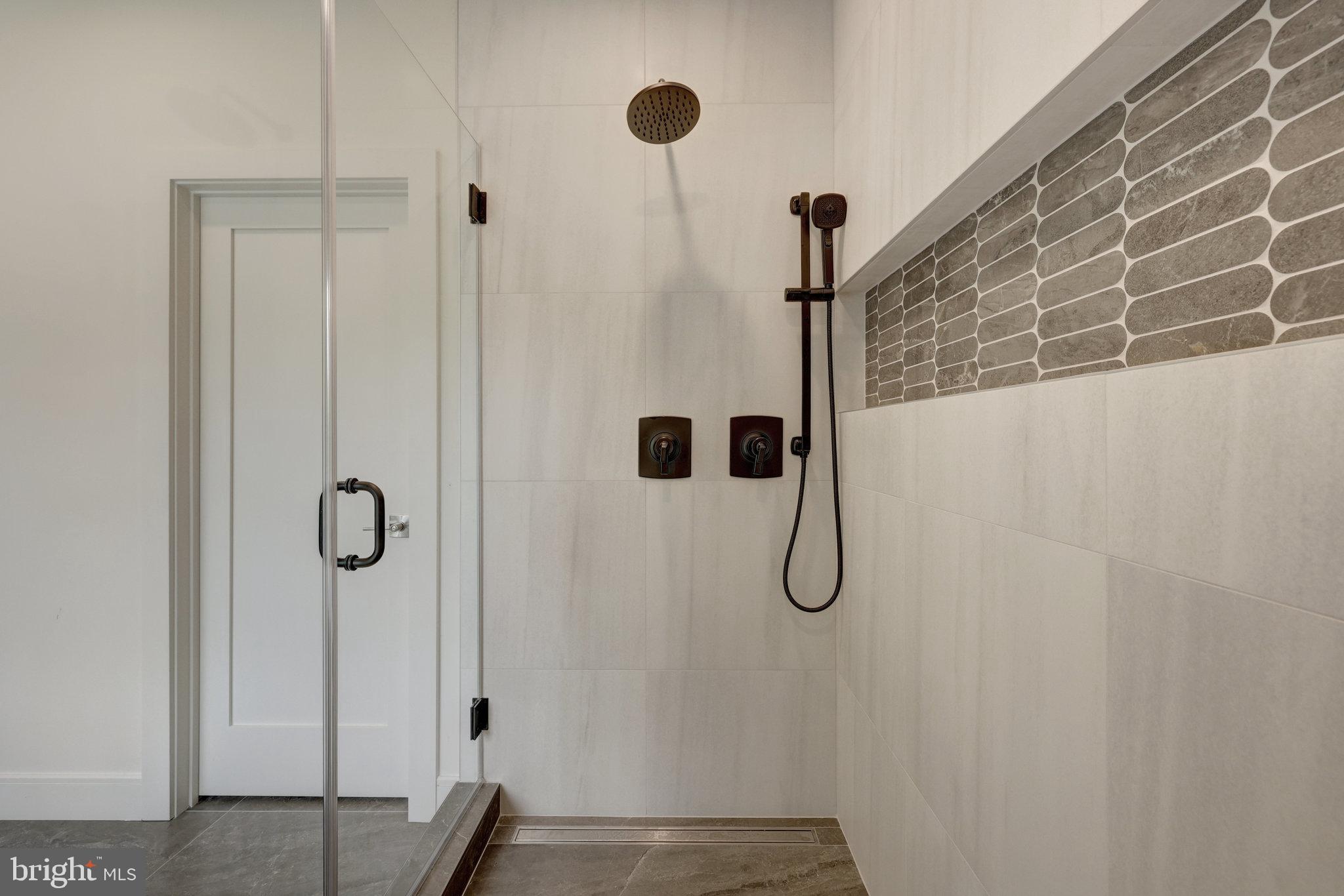 MAPLE GROVE - Residential