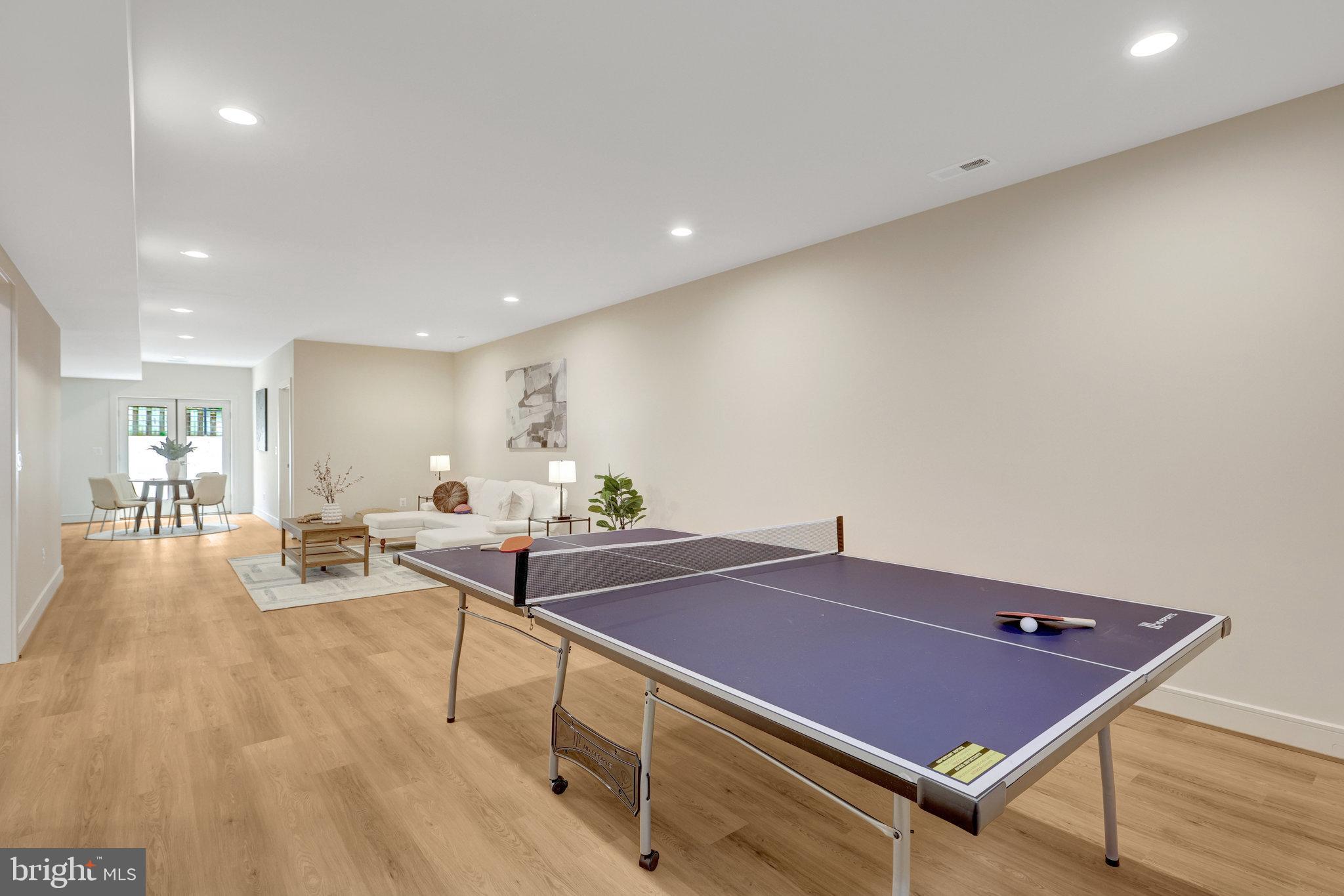 MAPLE GROVE - Residential