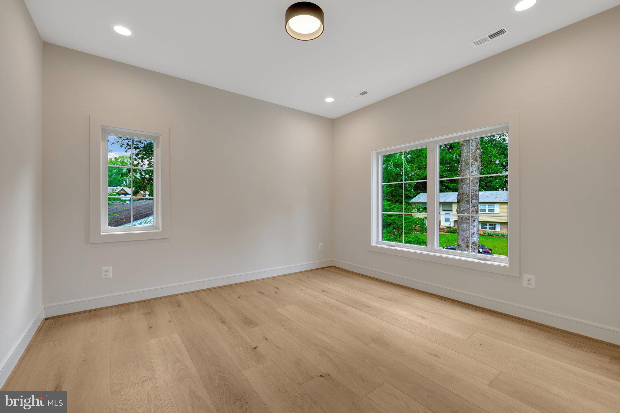 MAPLE GROVE - Residential