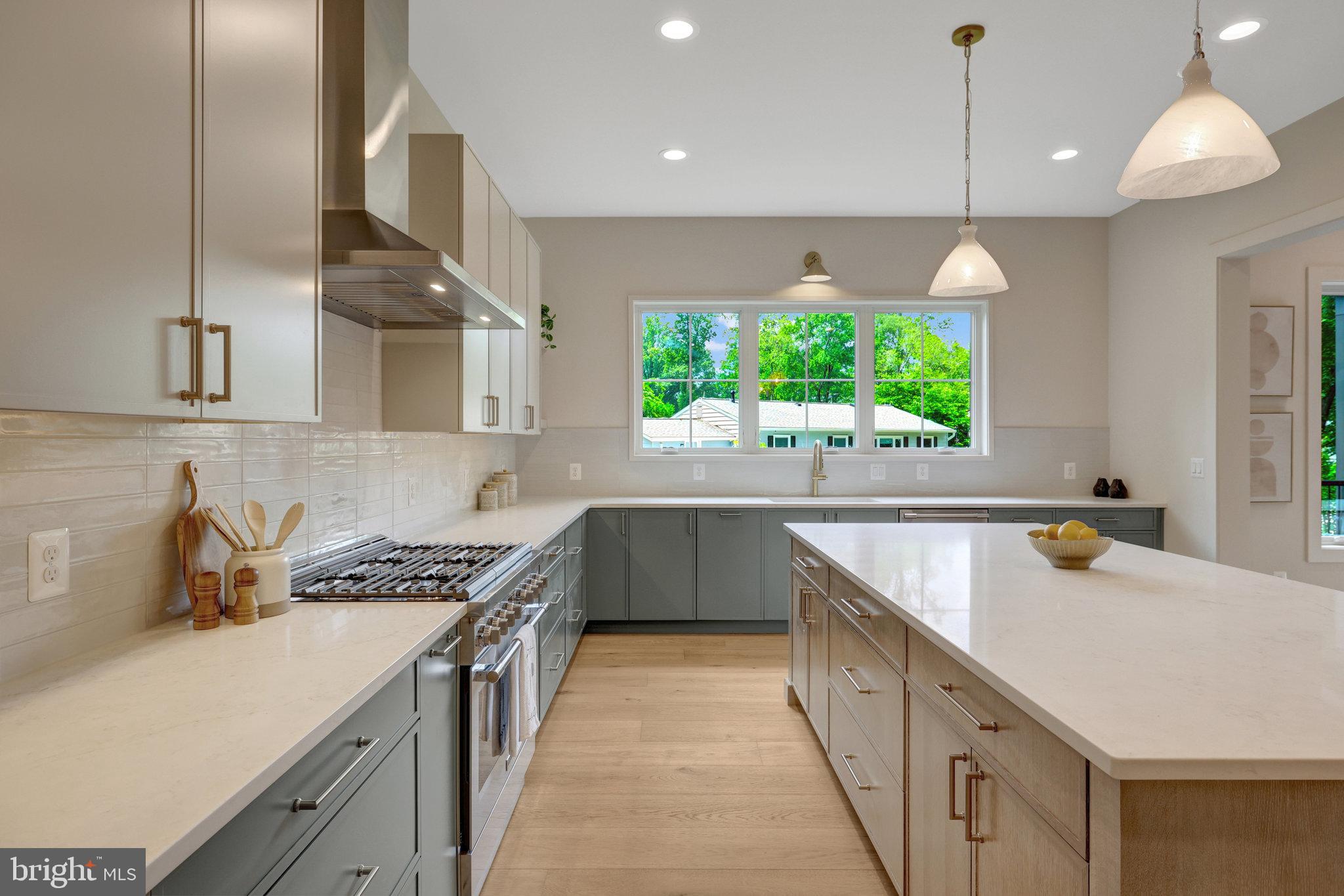 MAPLE GROVE - Residential