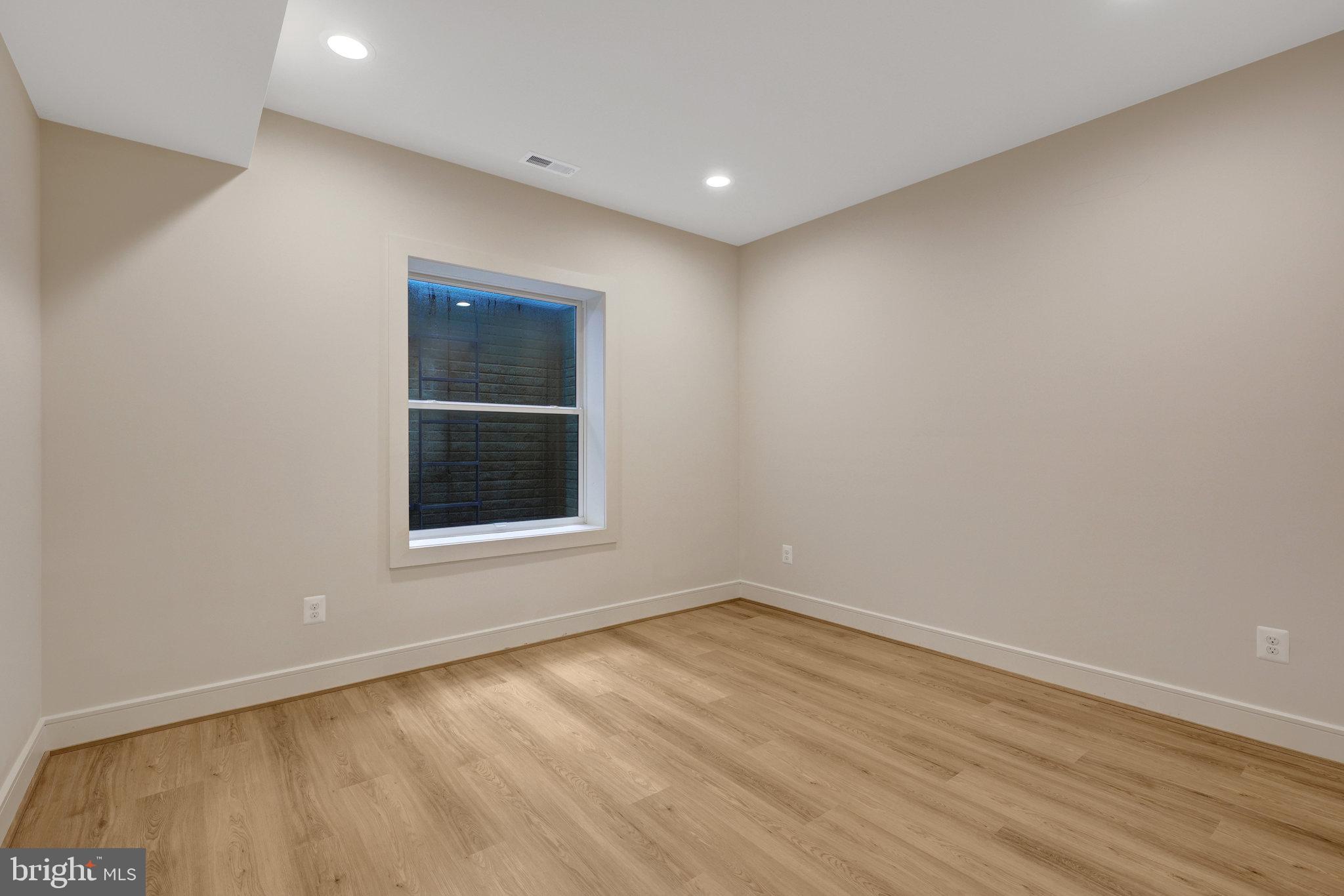 MAPLE GROVE - Residential