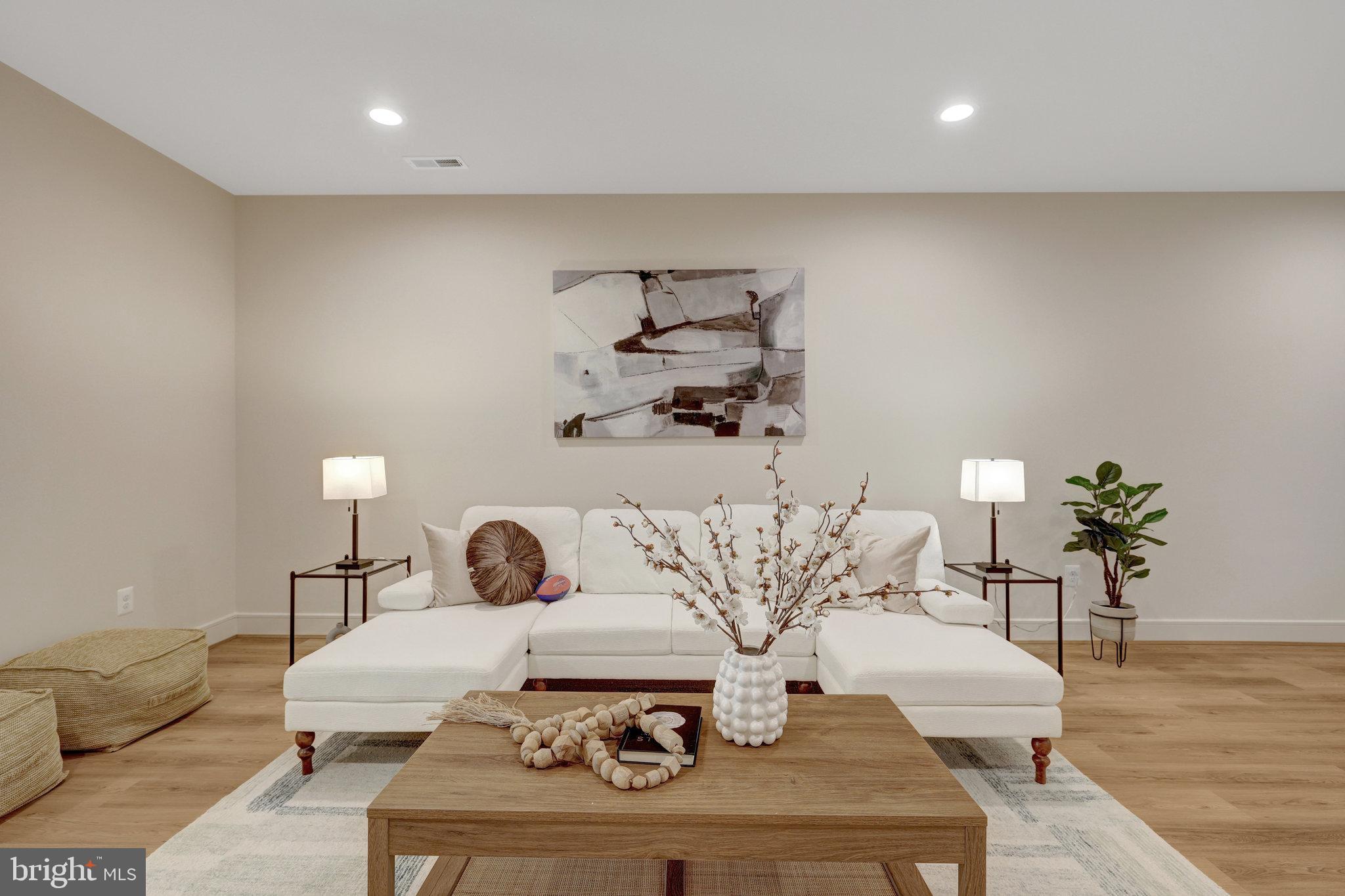 MAPLE GROVE - Residential