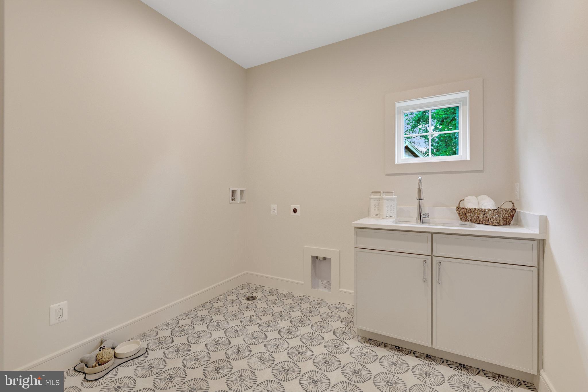 MAPLE GROVE - Residential